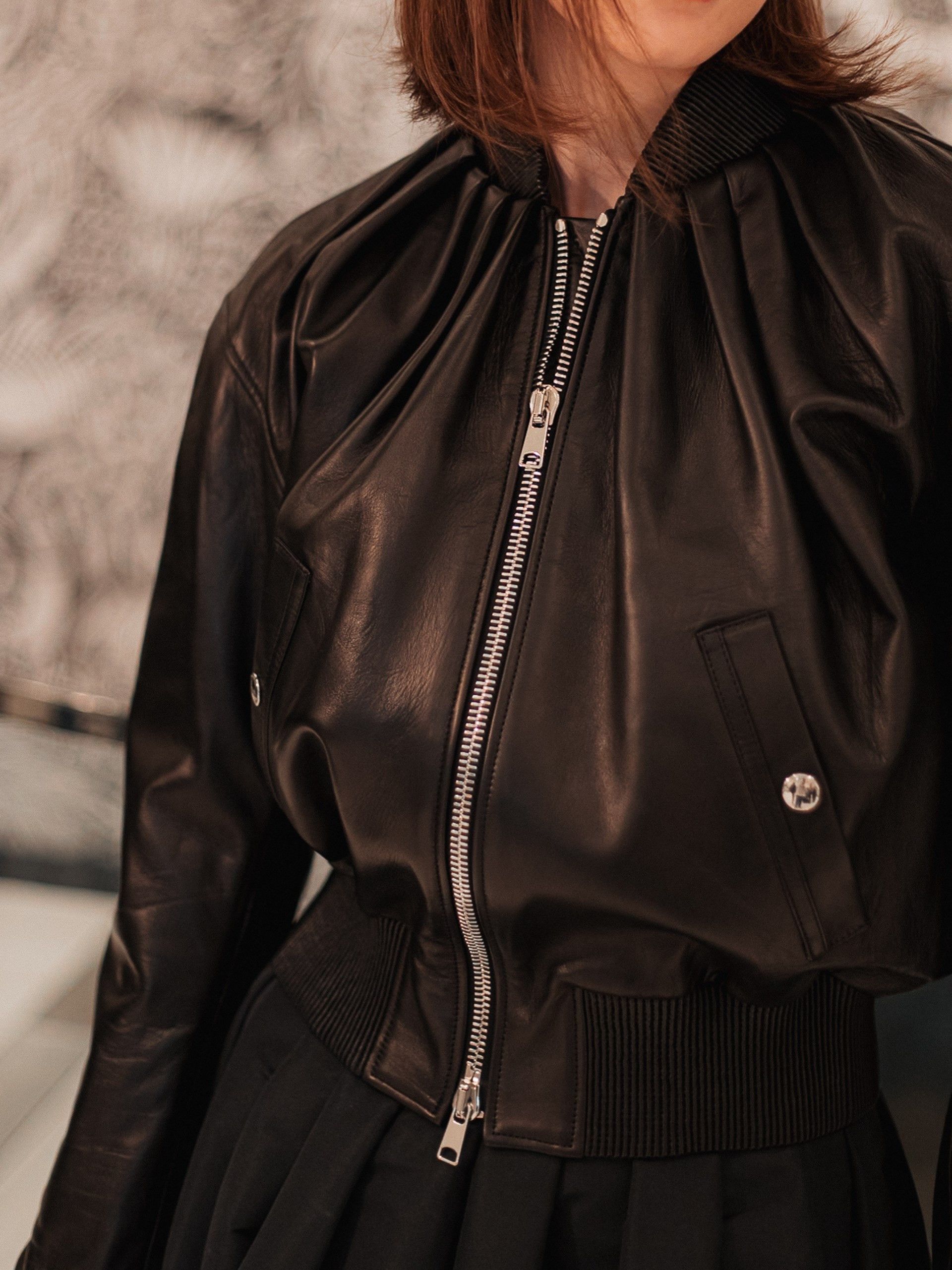 Alexander McQueen o1srvl11e0326 Leather Rouched Bomber Jacket in Black Size S / US 4 / IT 40 - 2 Thumbnail