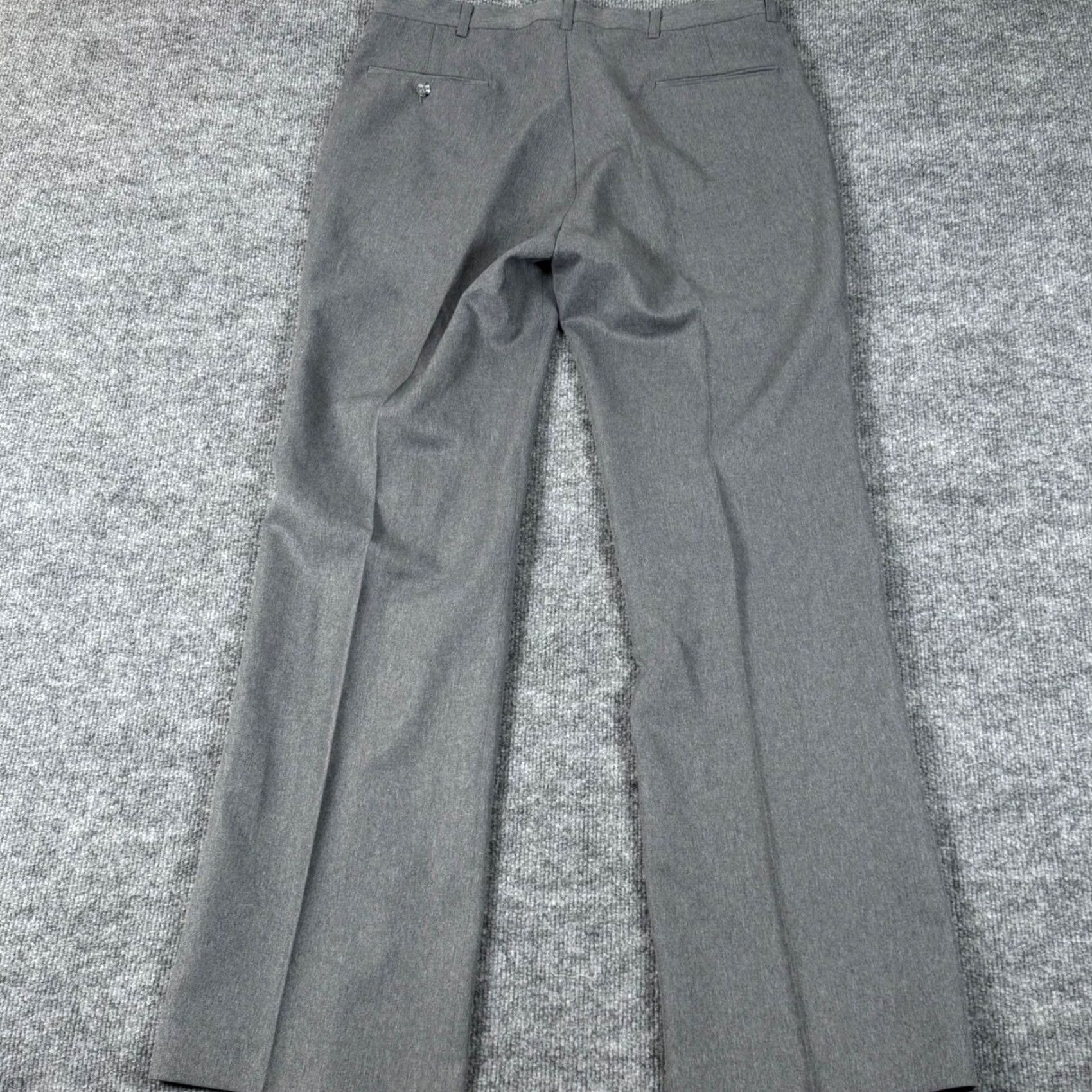 Vintage VINTAGE Botany 500 Gray Pleated Dress Pants 34x33.5 XL MenDress Pants Business Workwear Easy Care Pockets Solid Front Pleated Slit Button ZIP USA Size US 34 / EU 50 - 6 Thumbnail