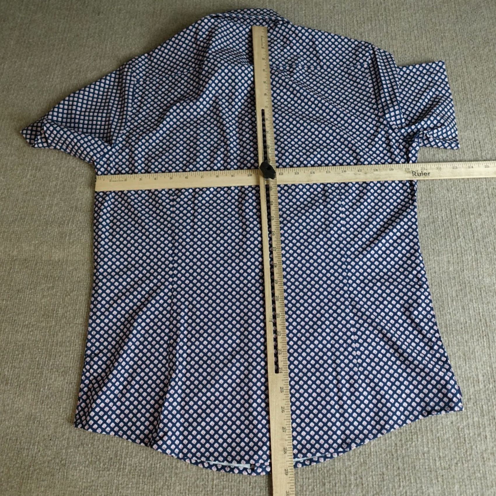 Mizzen+Main Mizzen+Main Shirt Medium Blue Trim Short Sleeve Pocket Button-Up Geometric Pattern Men Regular XS? Size US M / EU 48-50 / 2 - 4 Thumbnail