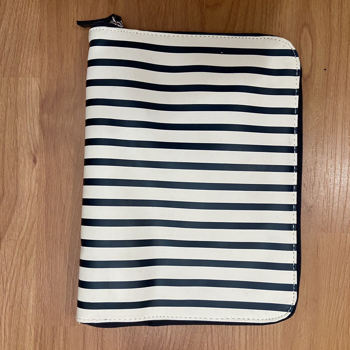 Jean Paul Gaultier Jean Paul Gaultier “Le Male” Logo Cosmetic/ Toiletry Bag Size ONE SIZE - 2 Thumbnail