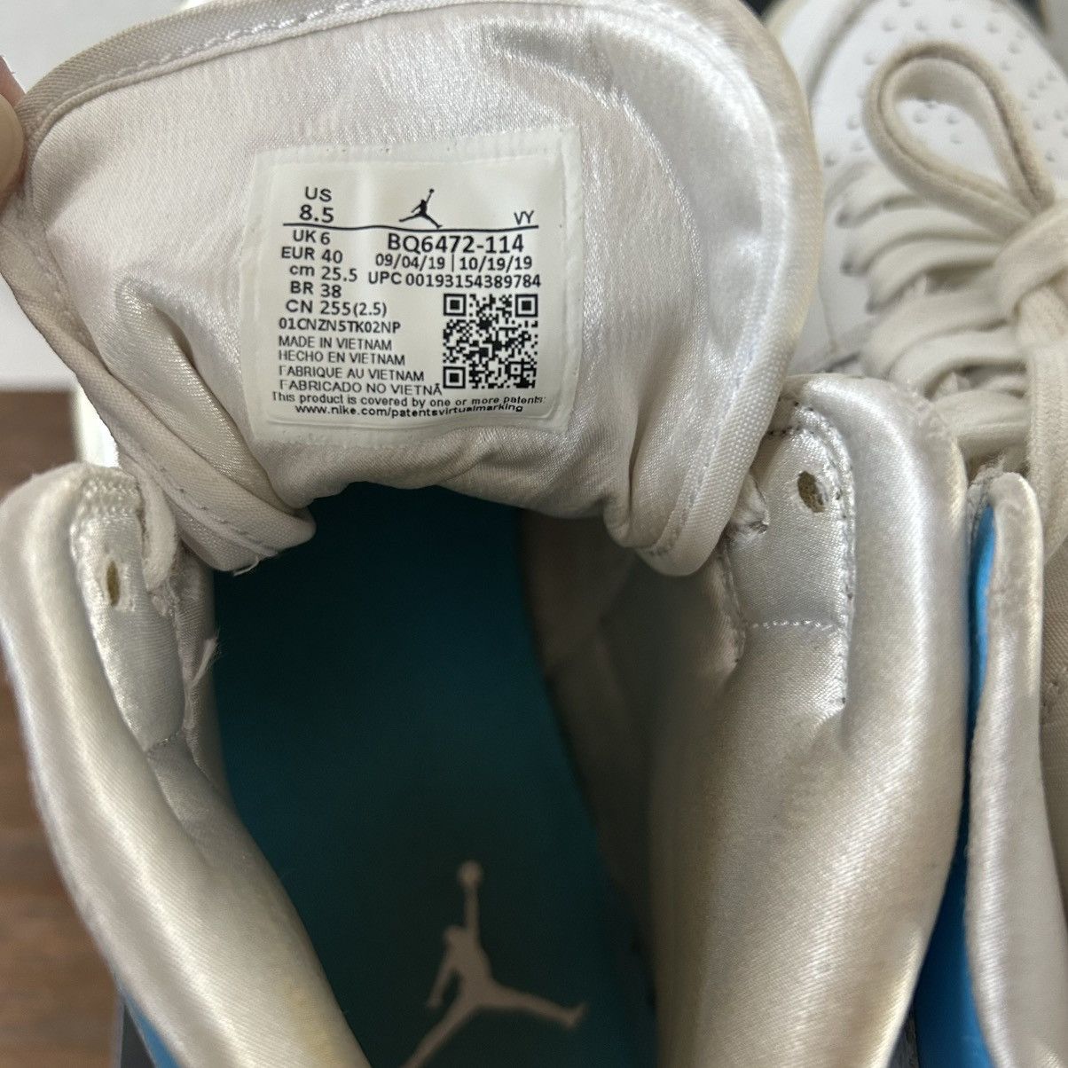 Jordan Brand Nike Air Jordan 1 Mid UNC Women's Size 8.5 Size US 8.5 / IT 38.5 - 5 Thumbnail