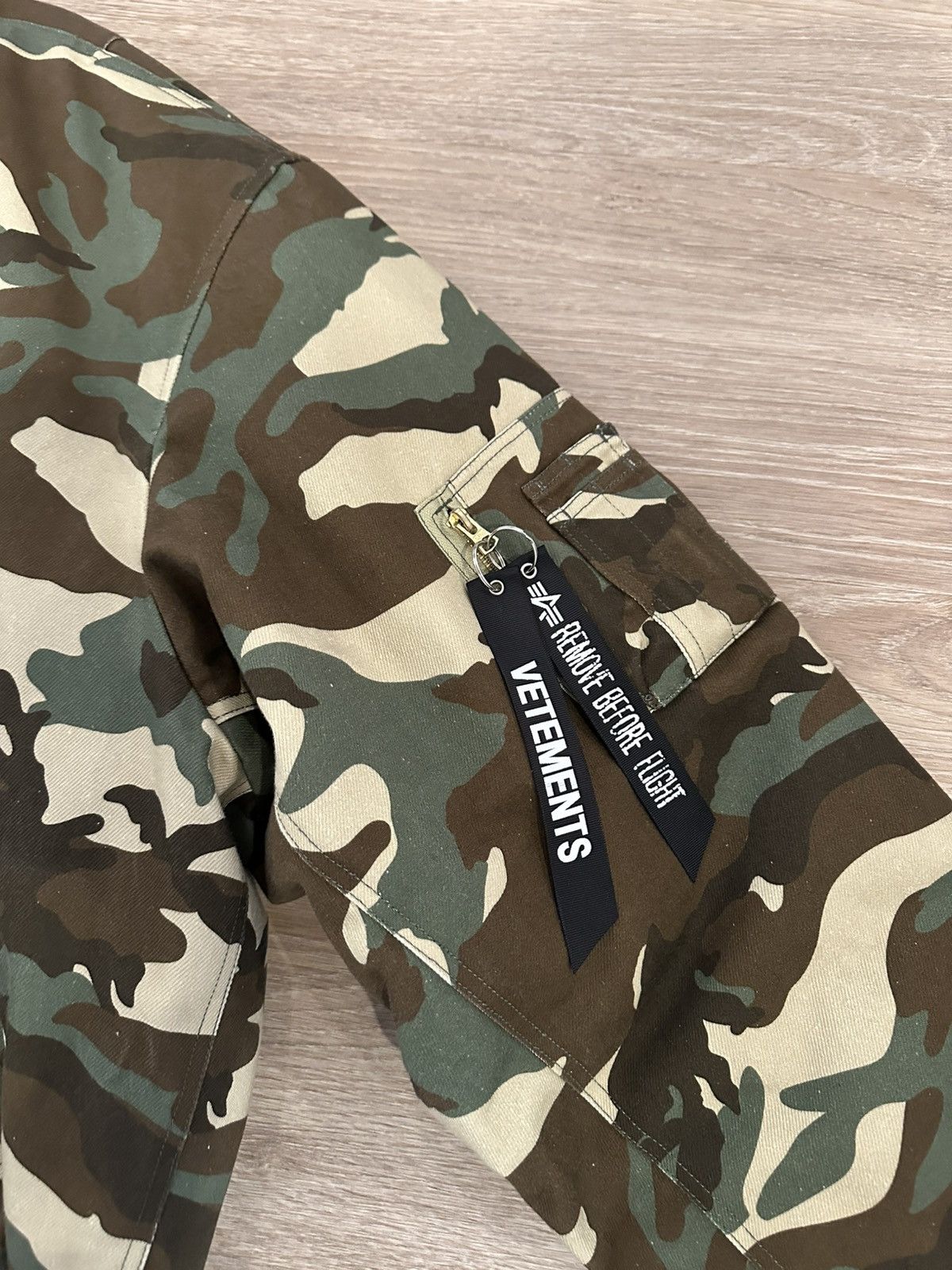 Alpha Industries × Vetements Vehement x Alpha Industries Camo Hooded Bomber Jacket Size US L / EU 52-54 / 3 - 3 Thumbnail