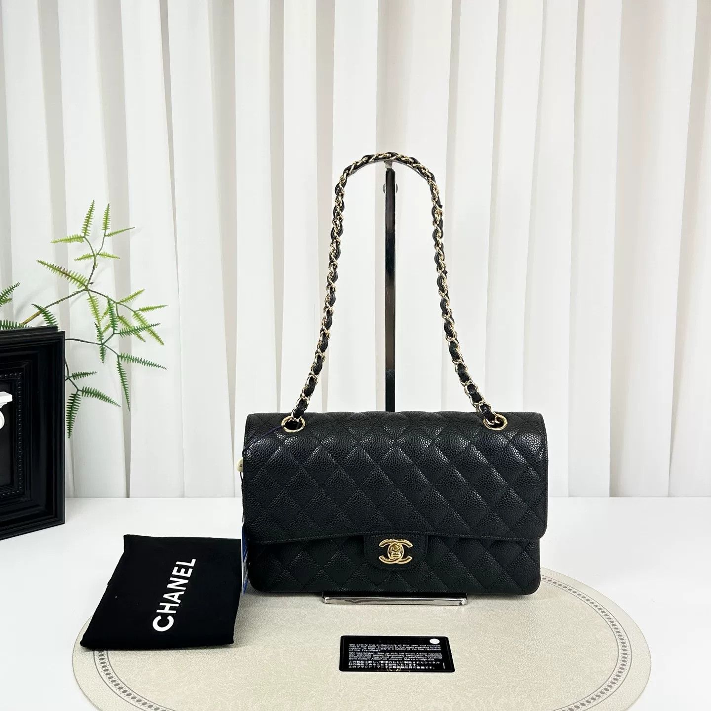 Chanel Pre-loved Bag Very good condition Size ONE SIZE - 1 Thumbnail