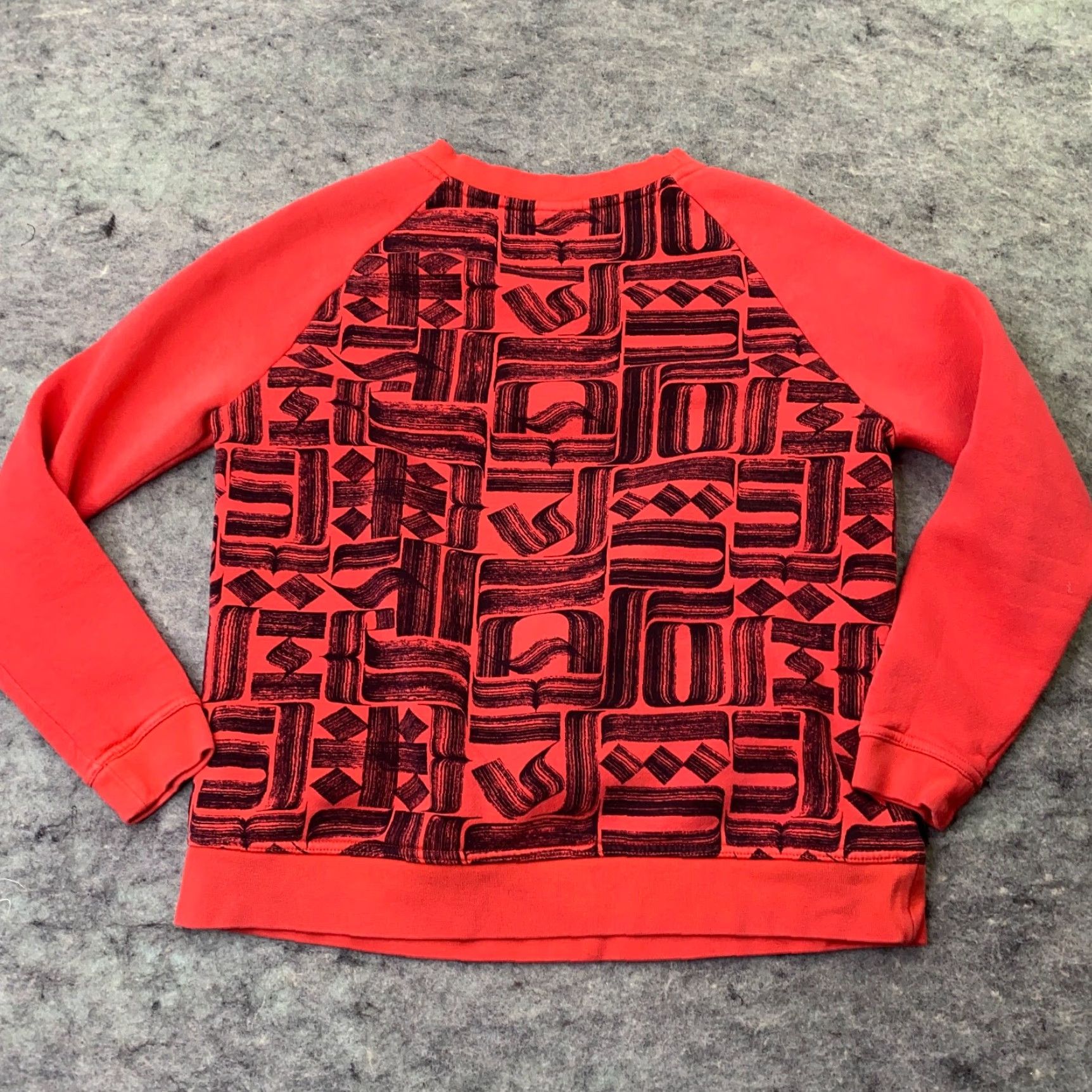 Nike Nike Sweatshirt Men Small Red Long Sleeve Pockets Painted Swoosh Geometric Size US S / EU 44-46 / 1 - 6 Thumbnail