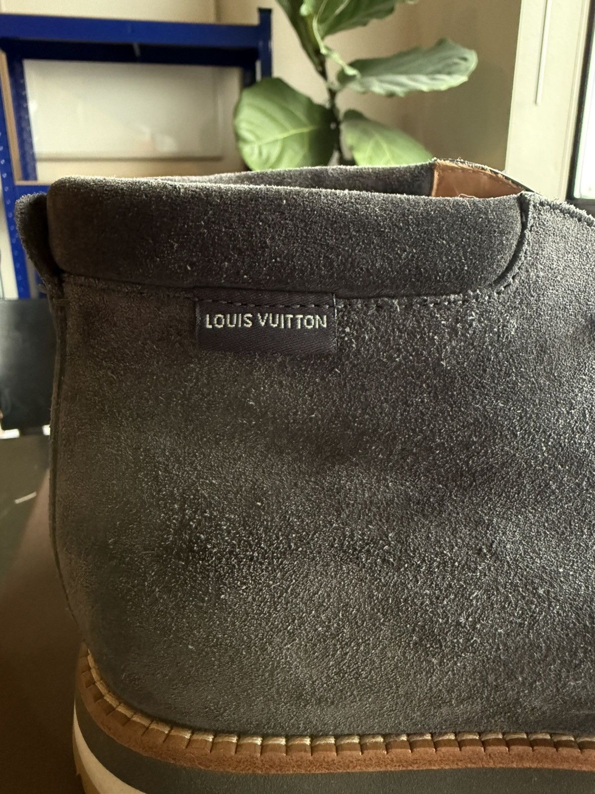Louis Vuitton Louis Vuitton Men’s Suede Ankle Boots Size US 10 / EU 43 - 4 Thumbnail
