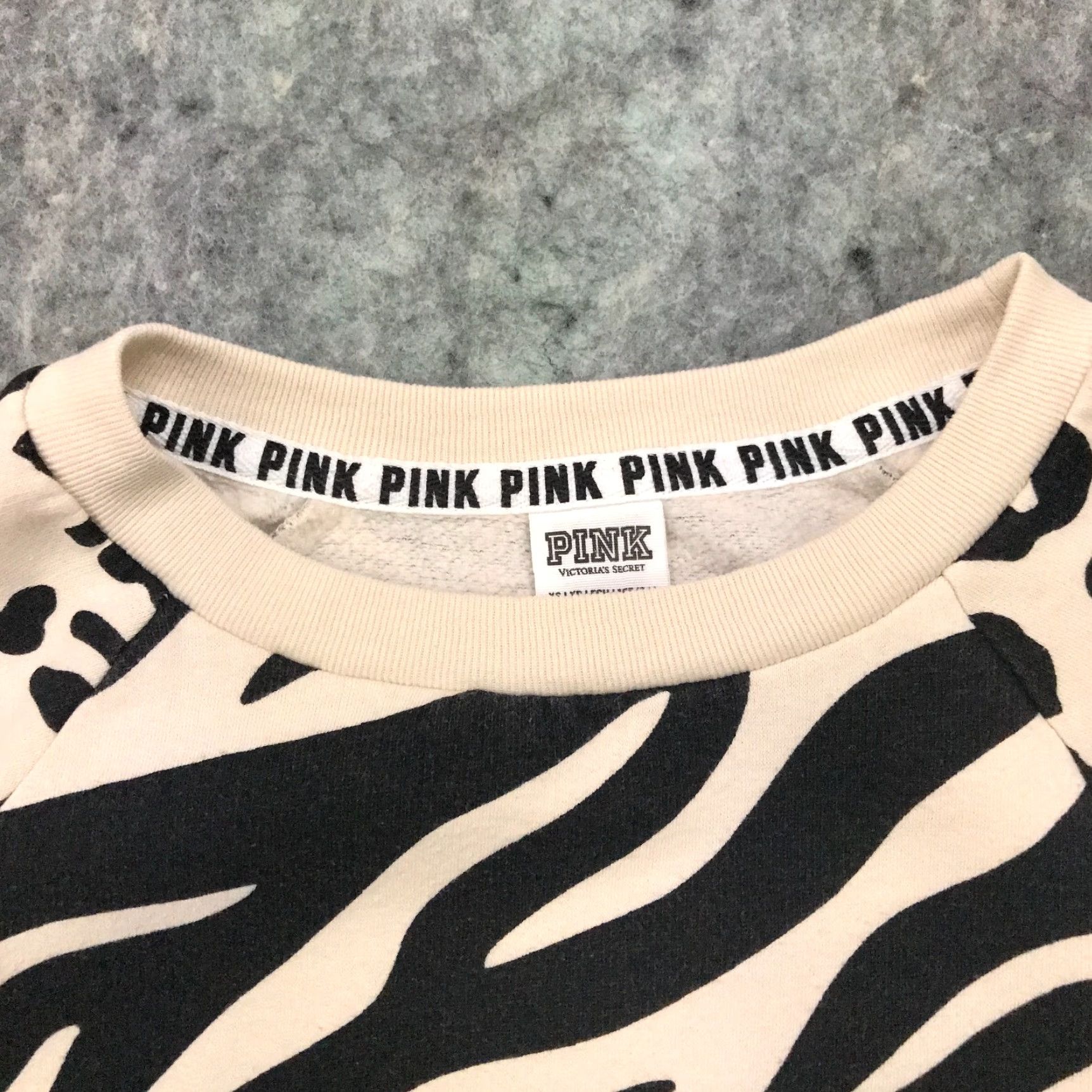 Victoria's Secret Victoria Secret Pink Sweatshirt Womens Extra Small Beige Zebra Stripe Leopard Size XS / US 0-2 / IT 36-38 - 4 Thumbnail
