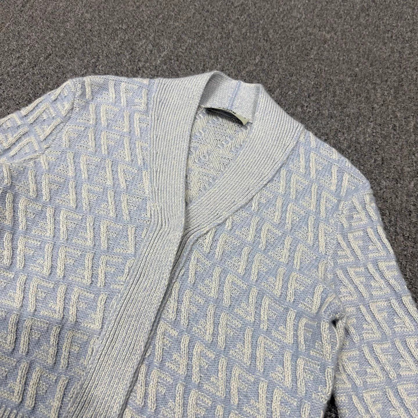 Fendi Fendi FF long sleeve knit cardigan 25 Sp 38 Unworn Size XS / US 0-2 / IT 36-38 - 3 Thumbnail