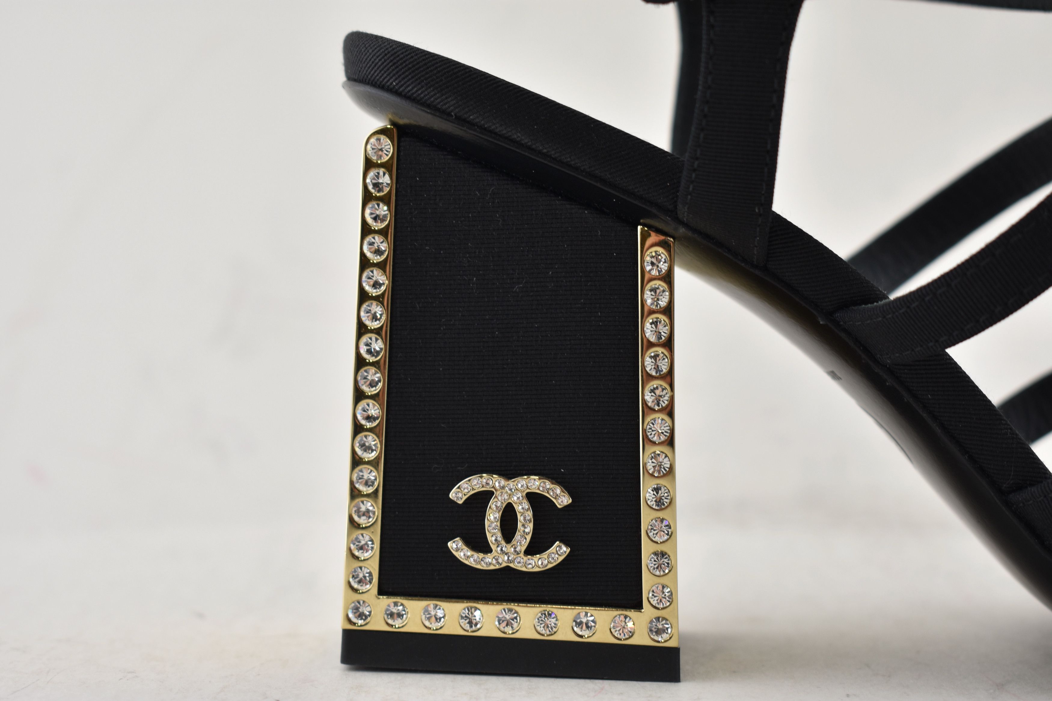 Chanel Chanel 24B Strappy Crystal CC Logo Block Heel Sandal 38 Size US 8 / IT 38 - 6 Thumbnail