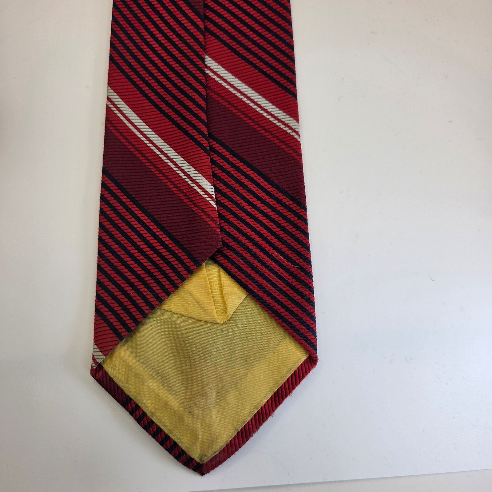 Vintage Vintage 70s Red Stripe Polyester Tie Size ONE SIZE - 3 Thumbnail