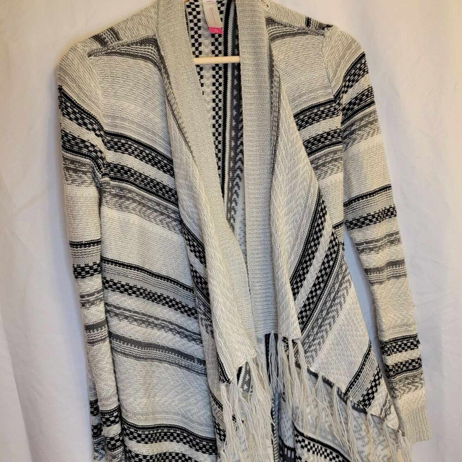 Other No Boundaries Knit Cardigan Sweater Grey and Black w/ Fringe Size M / US 6-8 / IT 42-44 - 2 Thumbnail