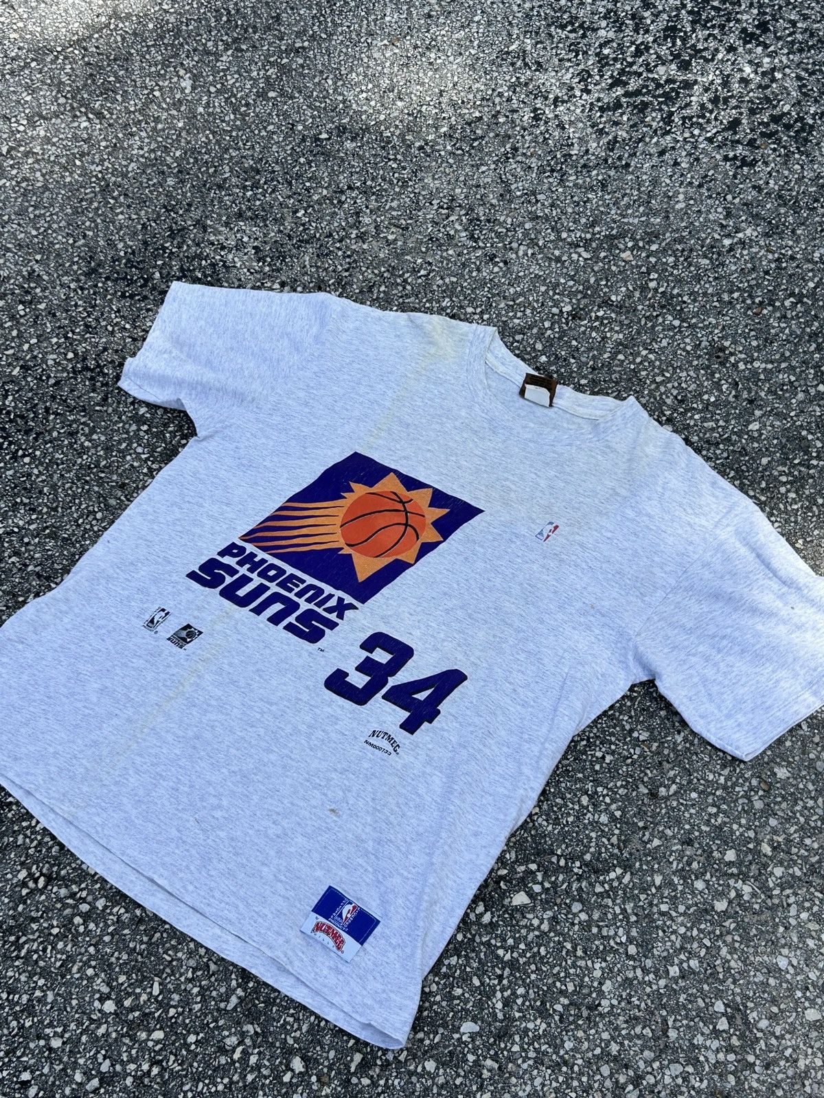 Nutmeg Nutmeg mills Phoenix Suns Charles Barkley tshirt size-L Size US L / EU 52-54 / 3 - 2 Thumbnail