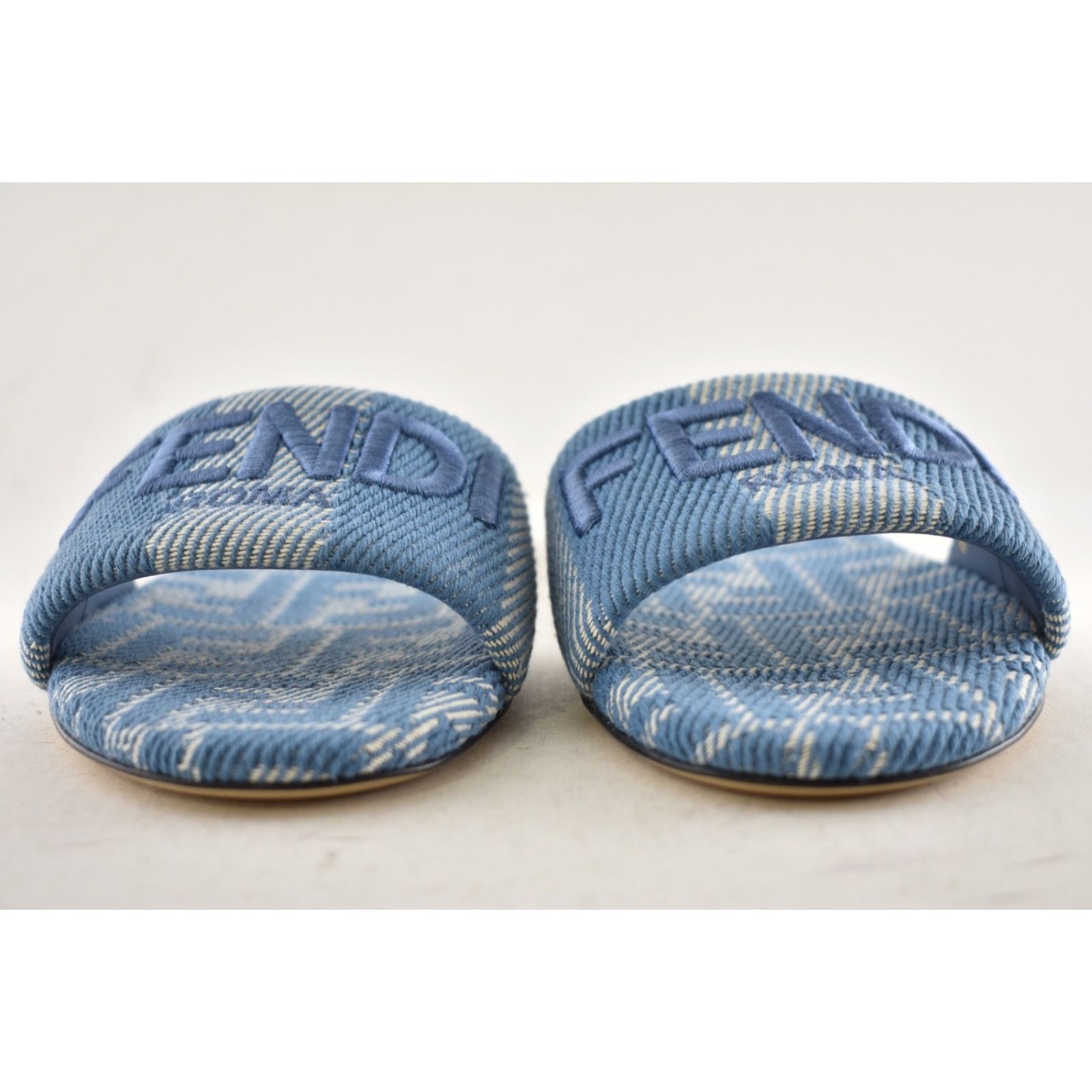 Fendi Fendi Sunshine Blue Denim FF Monogram Mule Slide Sandal 36.5 Size US 6.5 / IT 36.5 - 10 Thumbnail