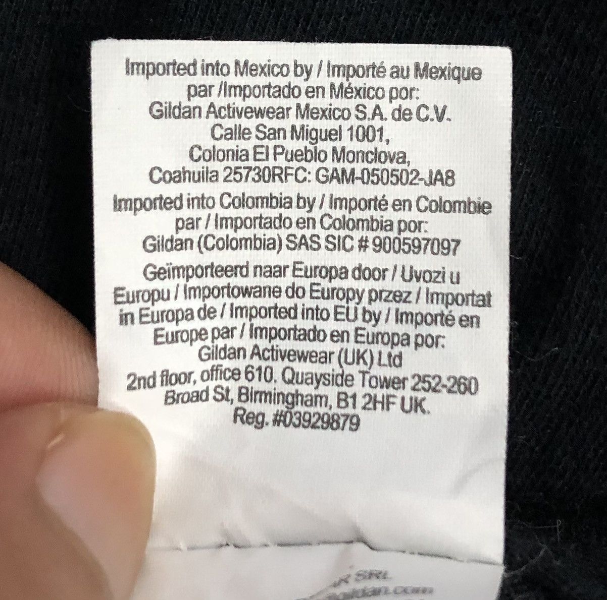 Vintage Vintage Gildan Genuine Gear Yosemite T-Shirt Size US L / EU 52-54 / 3 - 8 Thumbnail