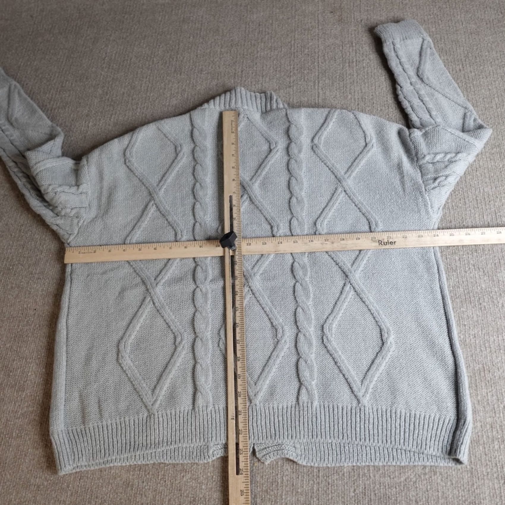 Vintage Taylor Swift Womens Sweater Cardigan M Gray V-Neck Long Sleeve Knit Cable Knit Casual Winter Fall Spring Regular Womens Size M / US 6-8 / IT 42-44 - 6 Thumbnail