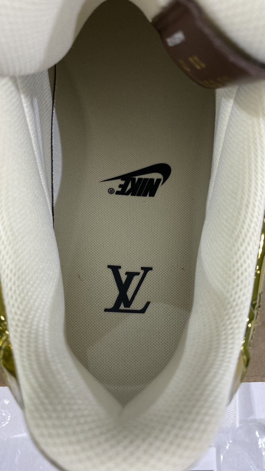 Louis Vuitton Louis Vuitton X Nike 10 Air Force 1 Gold Metallic Size US 10 / EU 43 - 14 Thumbnail