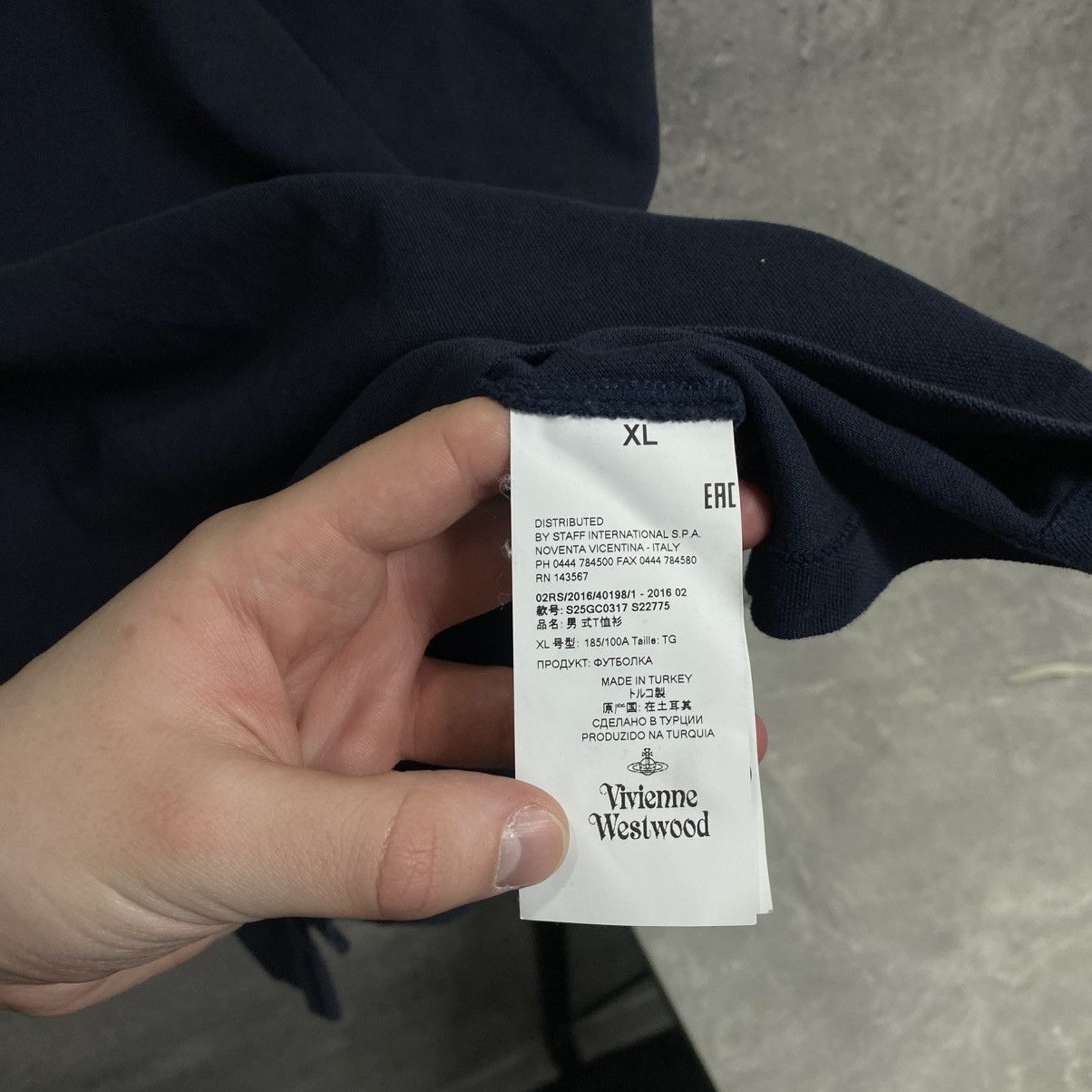 Vivienne Westwood Vivienne Westwood Polo T-shirt Size XL Size US XL / EU 56 / 4 - 8 Thumbnail