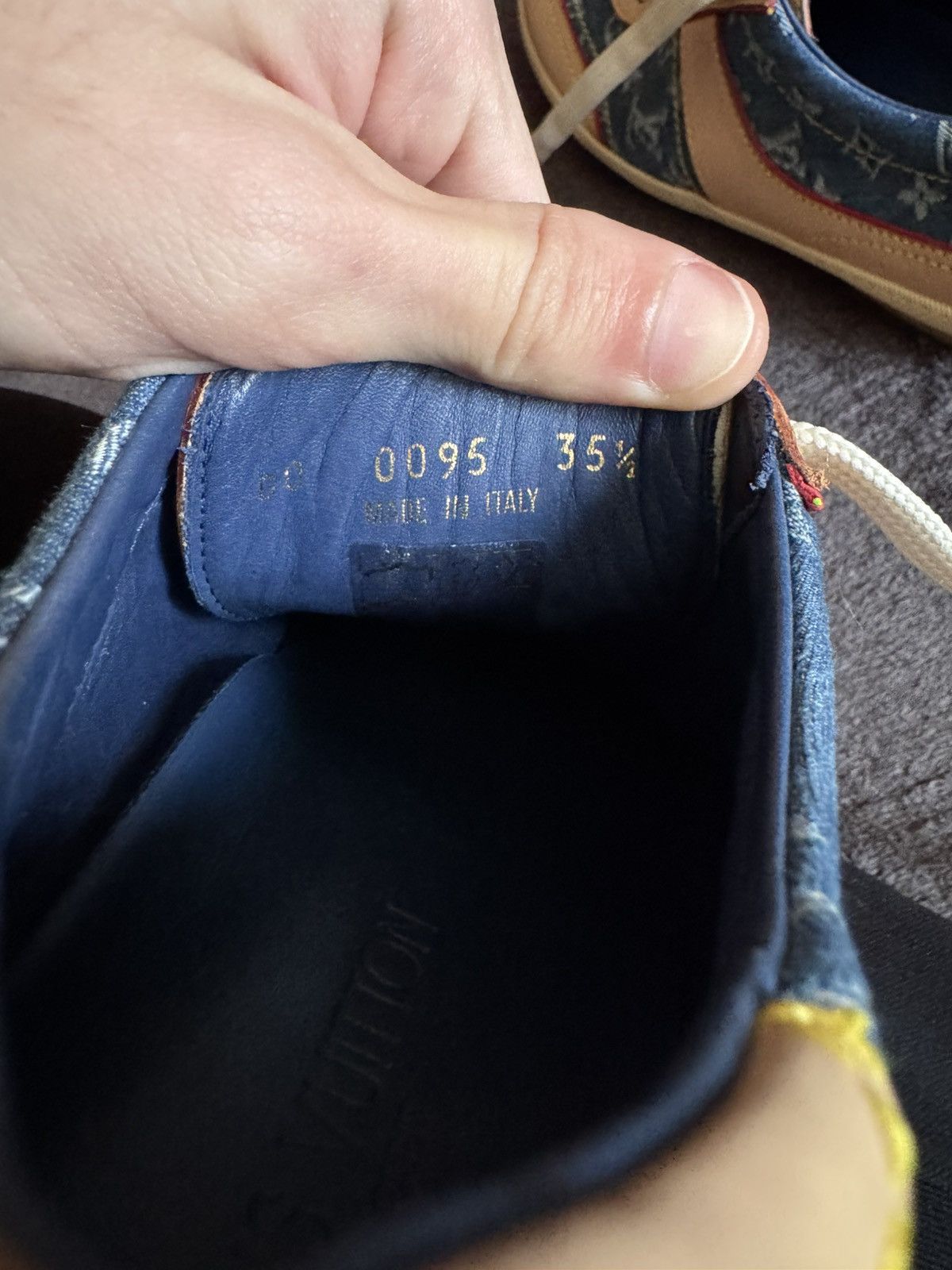 Louis Vuitton Louis Vuitton beige leather blue monogram denim sneakers Size US 5 / IT 35 - 12 Thumbnail