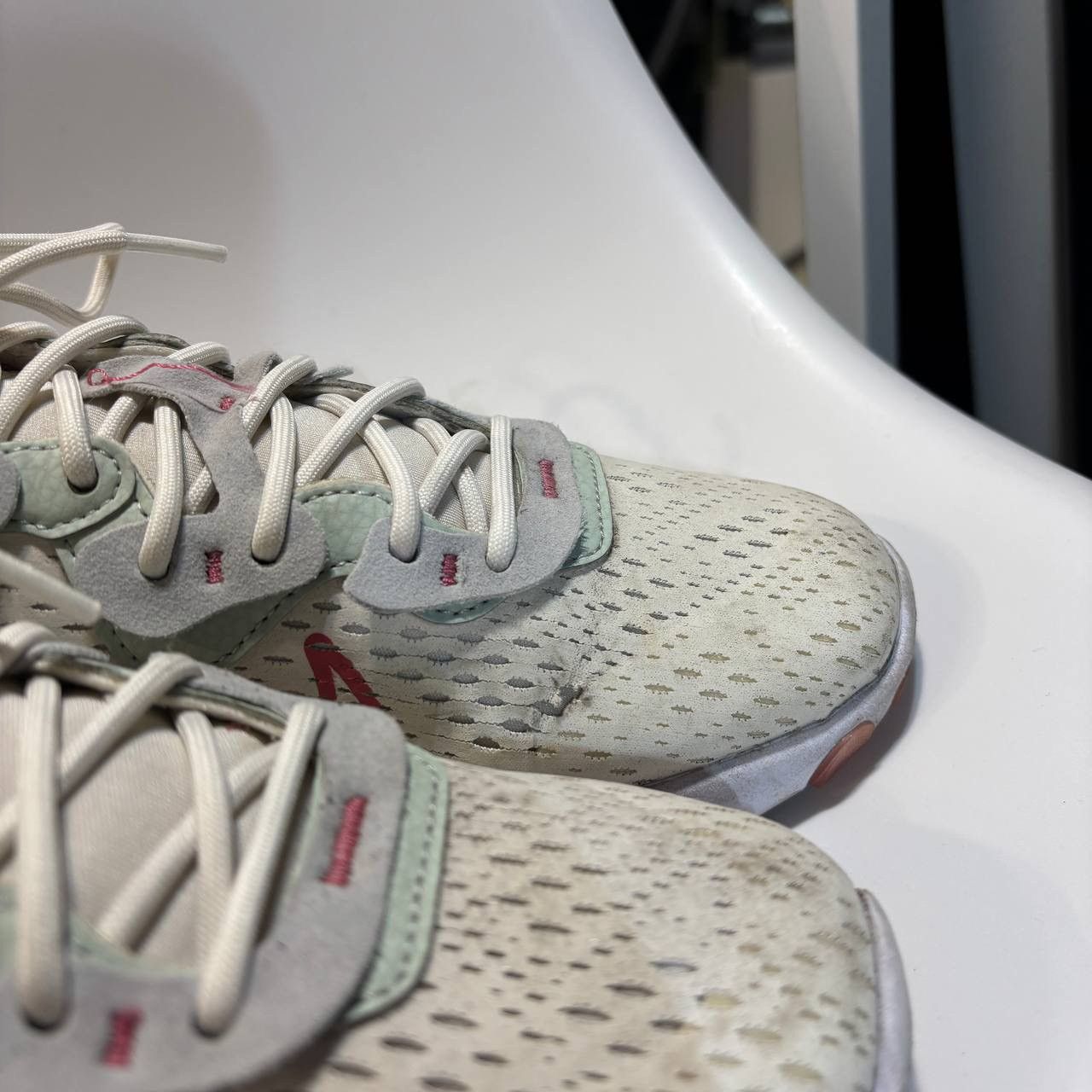 Nike Women’s Nike react shoes Size:41 (UK 7) Size US 9.5 / IT 39.5 - 5 Thumbnail