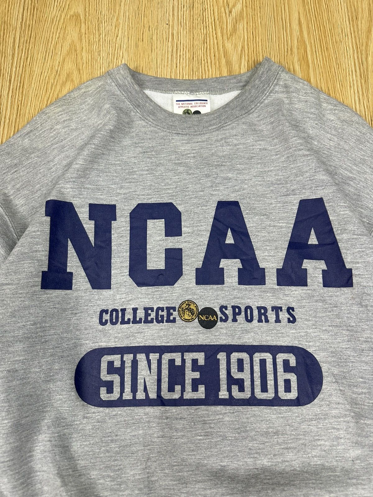 NCAA Vintage NCAA by Descente Crewneck Z239 Size US L / EU 52-54 / 3 - 3 Thumbnail
