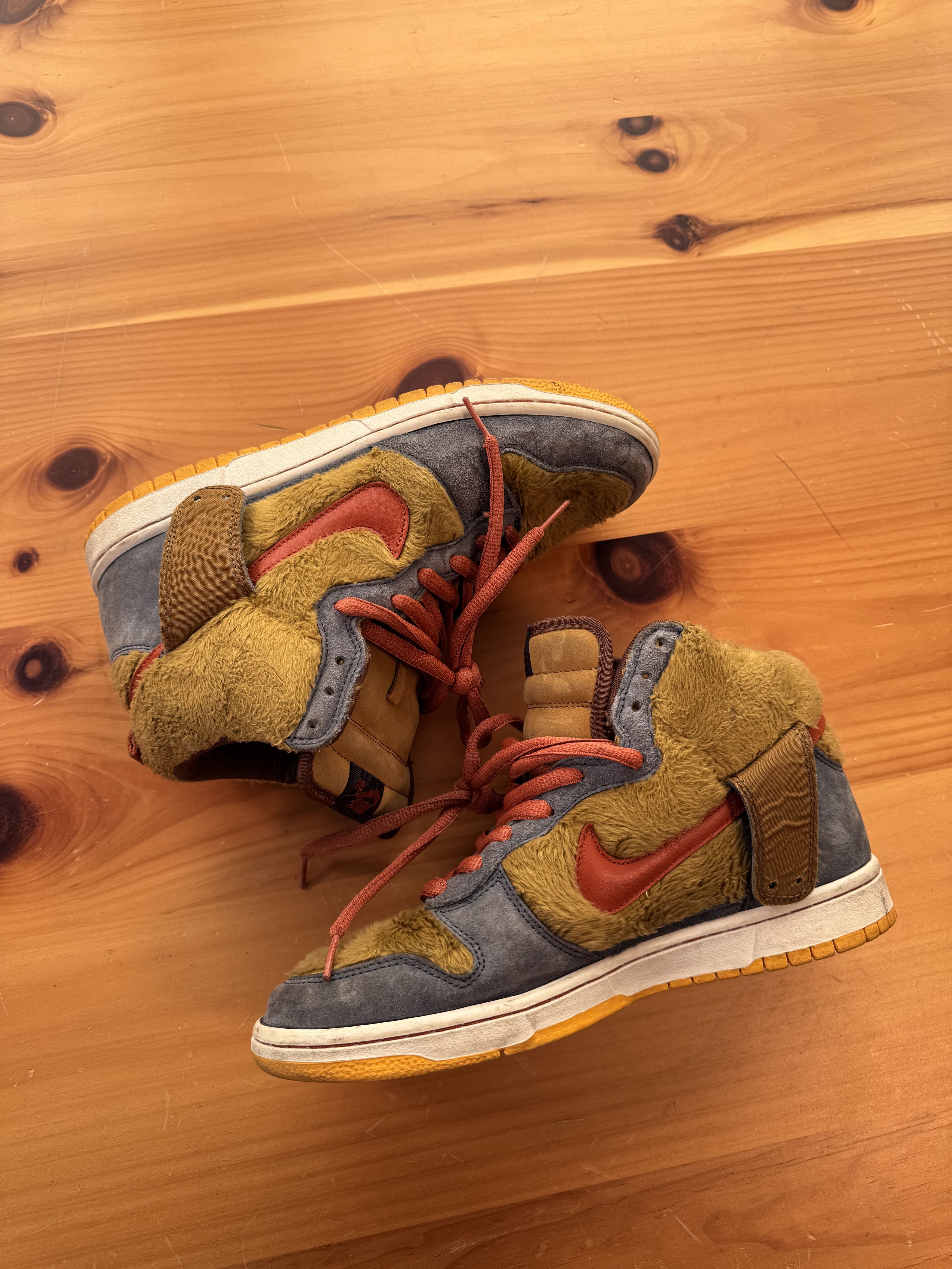 Nike (2006) Nike SB Dunk High The Three Bears ‘Papa Bear’ Size US 10 / EU 43 - 1 Thumbnail