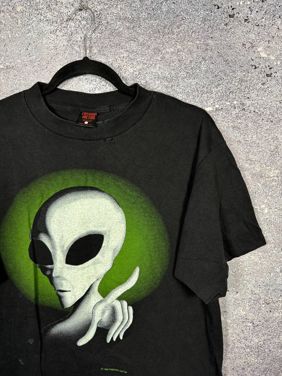 Fashion Victim 90s Vintage Fashion Victim Single Stitch Green Alien Graphic Size US L / EU 52-54 / 3 - 3 Thumbnail