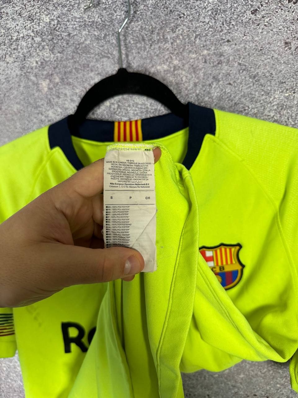 Nike Vintage FC Barcelona 2018/19 Away Nike Soccer Jersey Size US S / EU 44-46 / 1 - 12 Thumbnail