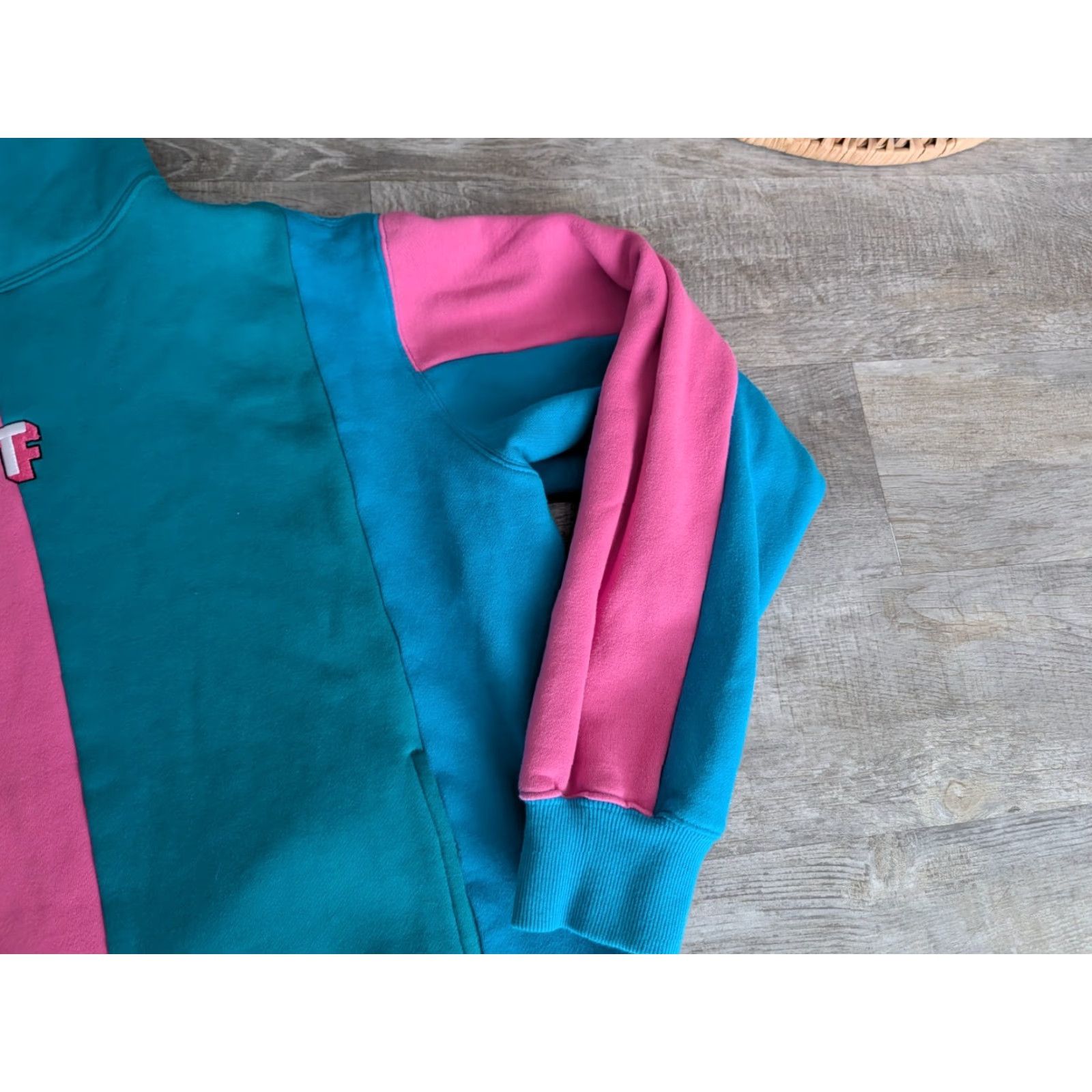 Teddy Fresh Teddy Fresh Hoodie Colorblock Teal Blue Pink Women's M EUC Hooded Sweatshirt Casual Travel Size M / US 6-8 / IT 42-44 - 3 Thumbnail