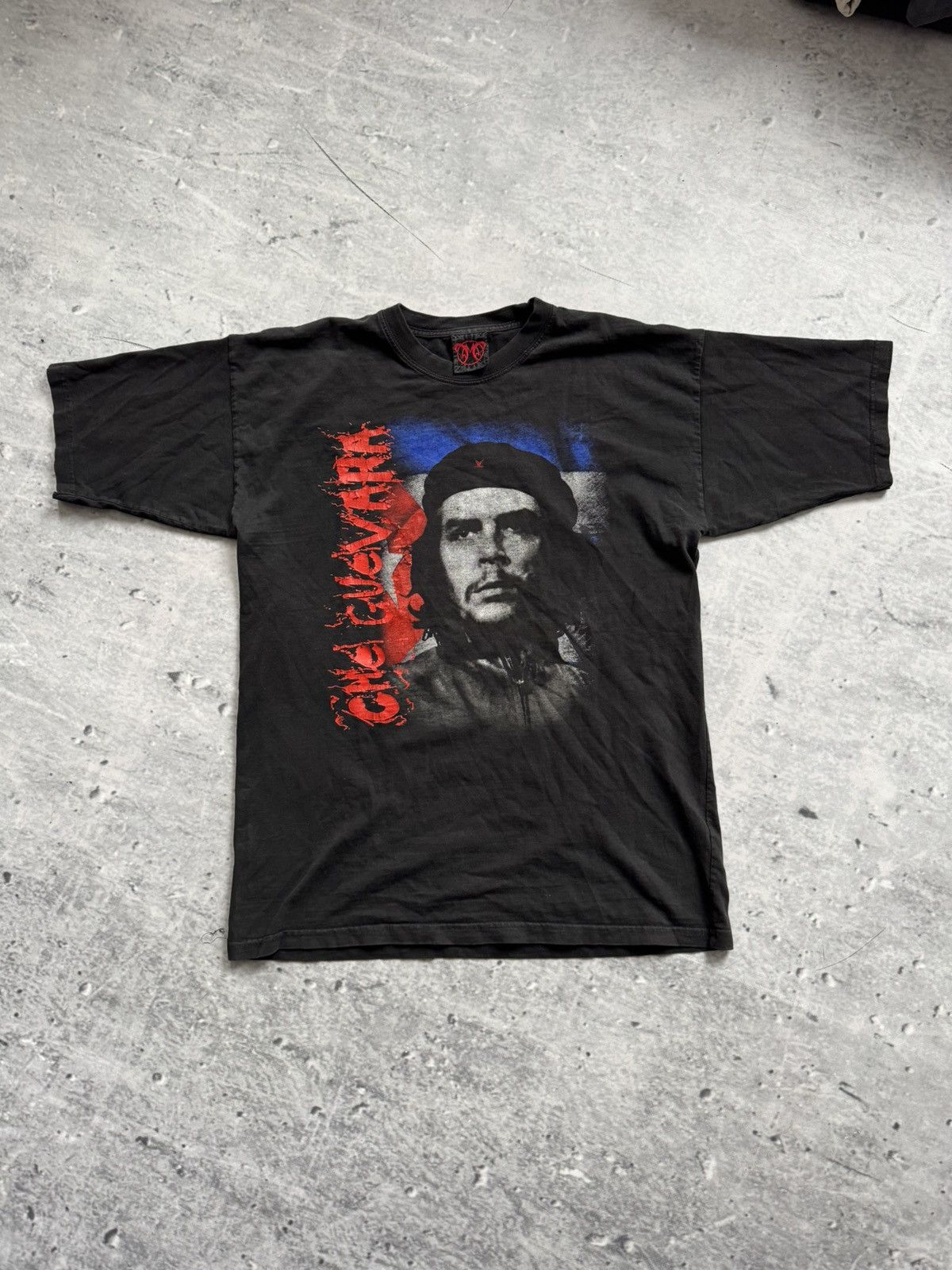 Vintage Vintage Che Guevara born in hell big logo tee Size US M / EU 48-50 / 2 - 1 Thumbnail