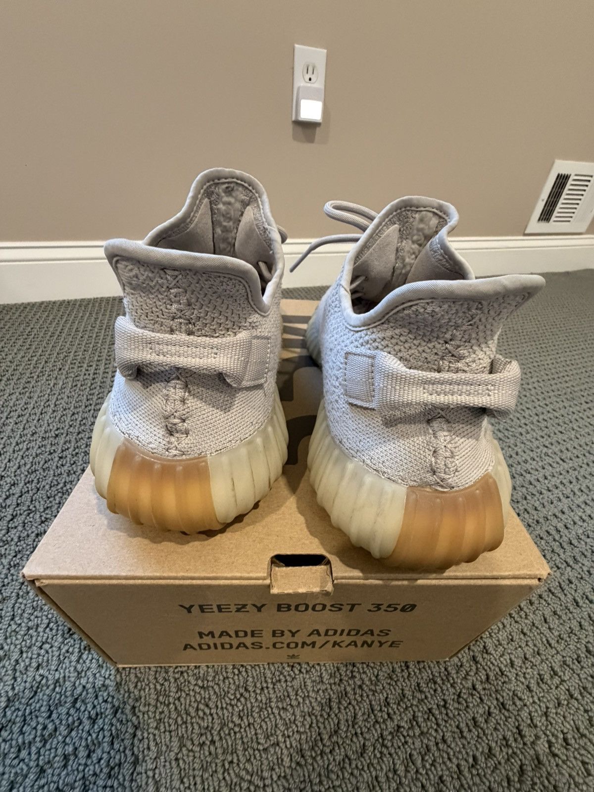 Yeezy 100% authentic with receipt. Sesame Size US 10.5 / EU 43-44 - 3 Thumbnail