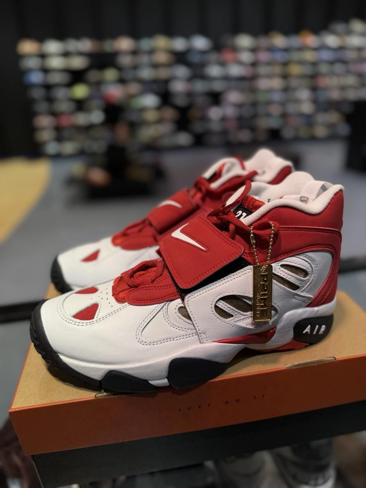 Nike Nike Air Diamond Turf II Reverse Prime Red Size 10.5 NEW Size US 10.5 / EU 43-44 - 3 Thumbnail