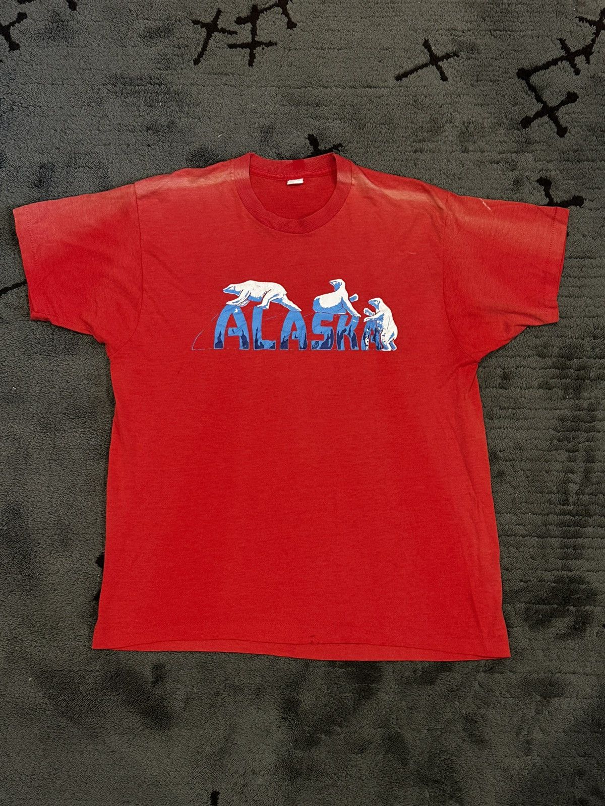 Vintage Vintage 70’s Alaska Polar Bears Faded Tee Shirt Size US M / EU 48-50 / 2 - 1 Thumbnail