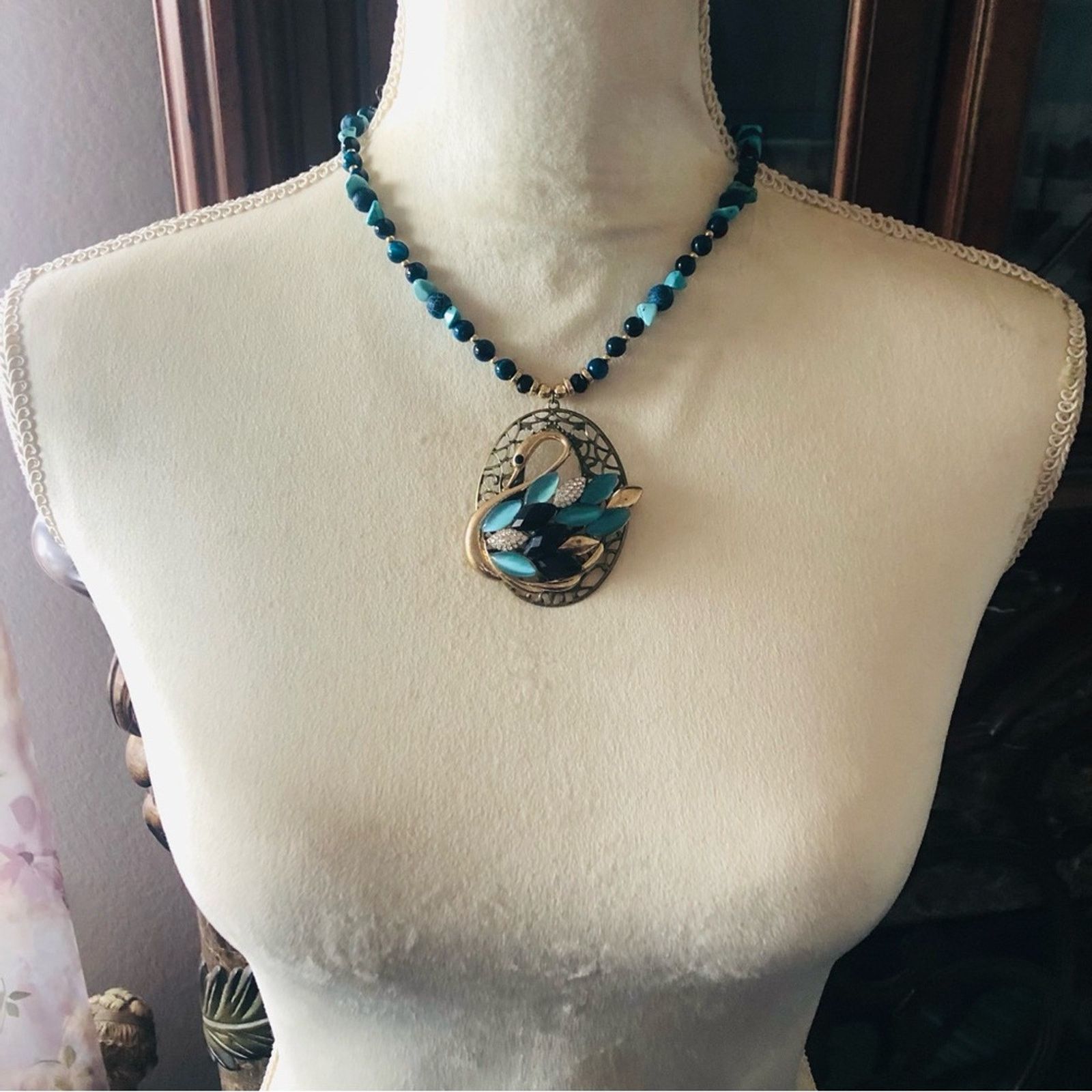 Handmade Handcrafted repurpose moon glow swan agate howlite necklace Size ONE SIZE - 4 Thumbnail