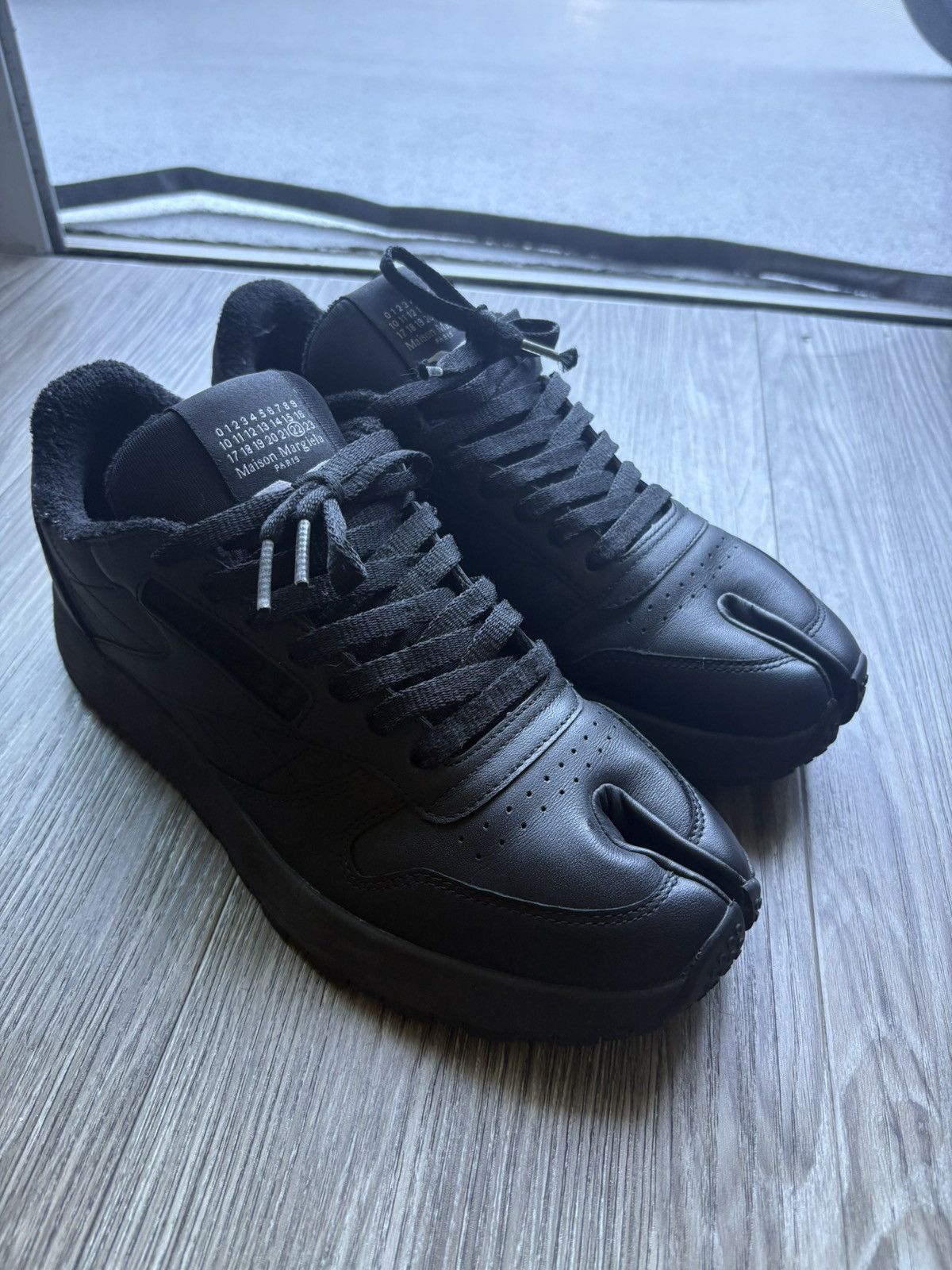 Maison Margiela × Reebok Black Reebok X Maison Margiela Classic Leather Tabi Size US 8.5 / EU 41-42 - 1 Thumbnail