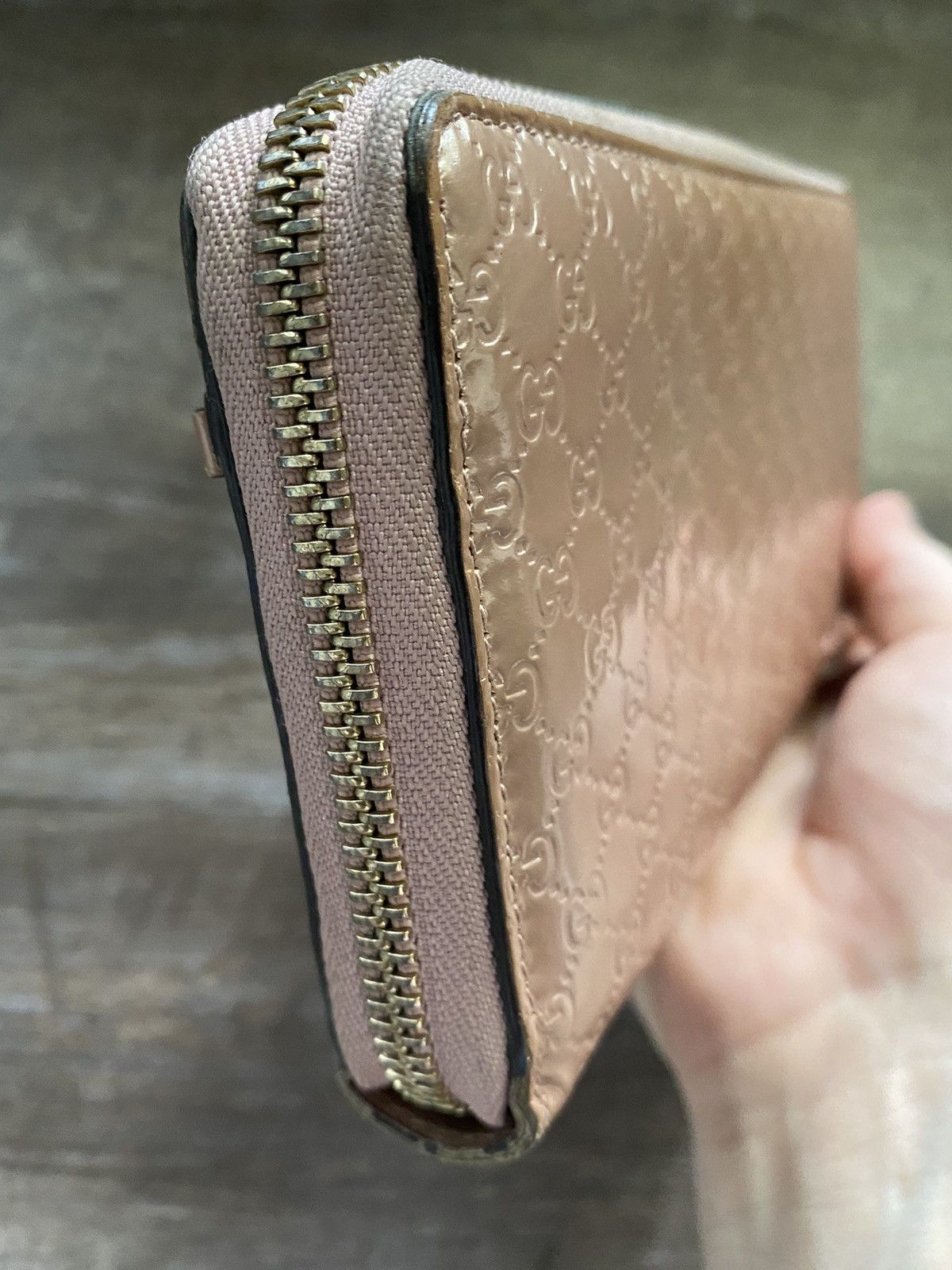Gucci GG Micro Guccissima leather zippy waller