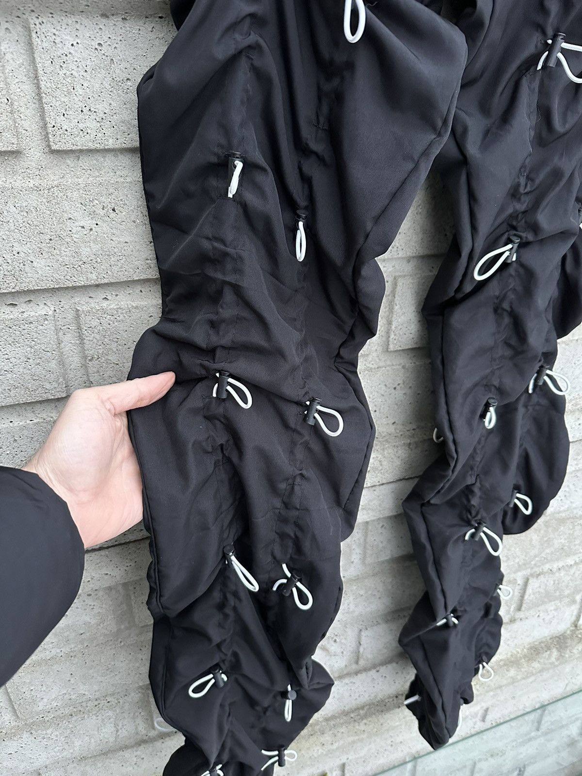 Japanese Brand Cargo pants with cuffs Mnml „Bungee Cord Pants”, size S Size US 30 / EU 46 - 4 Thumbnail