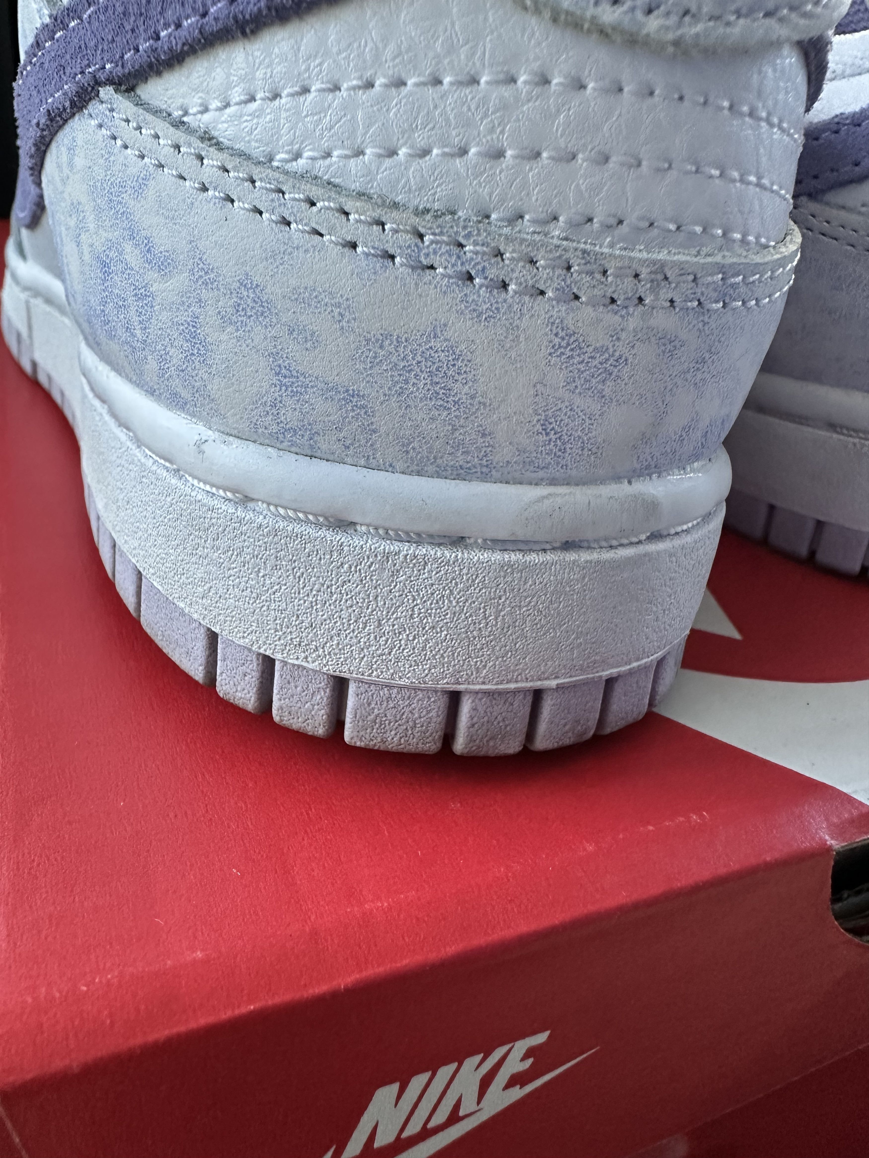 Nike PREOWNED WMNS NIKE DUNK LOW OG "PURPLE PULSE" Size US 7.5 / IT 37.5 - 11 Thumbnail