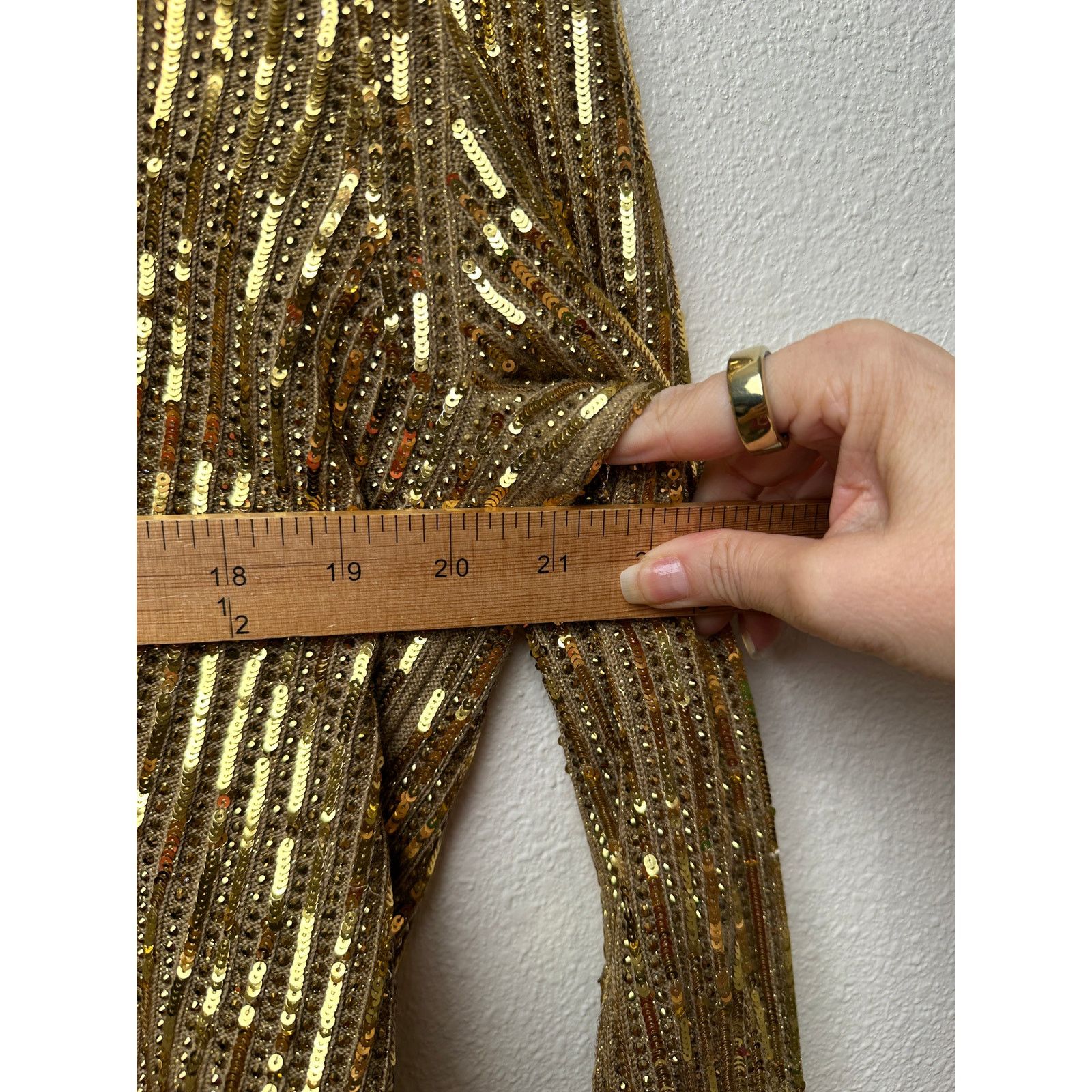 Gucci Gucci Sweater Gold Womens US M Sequin Turtleneck Size M / US 6-8 / IT 42-44 - 14 Thumbnail