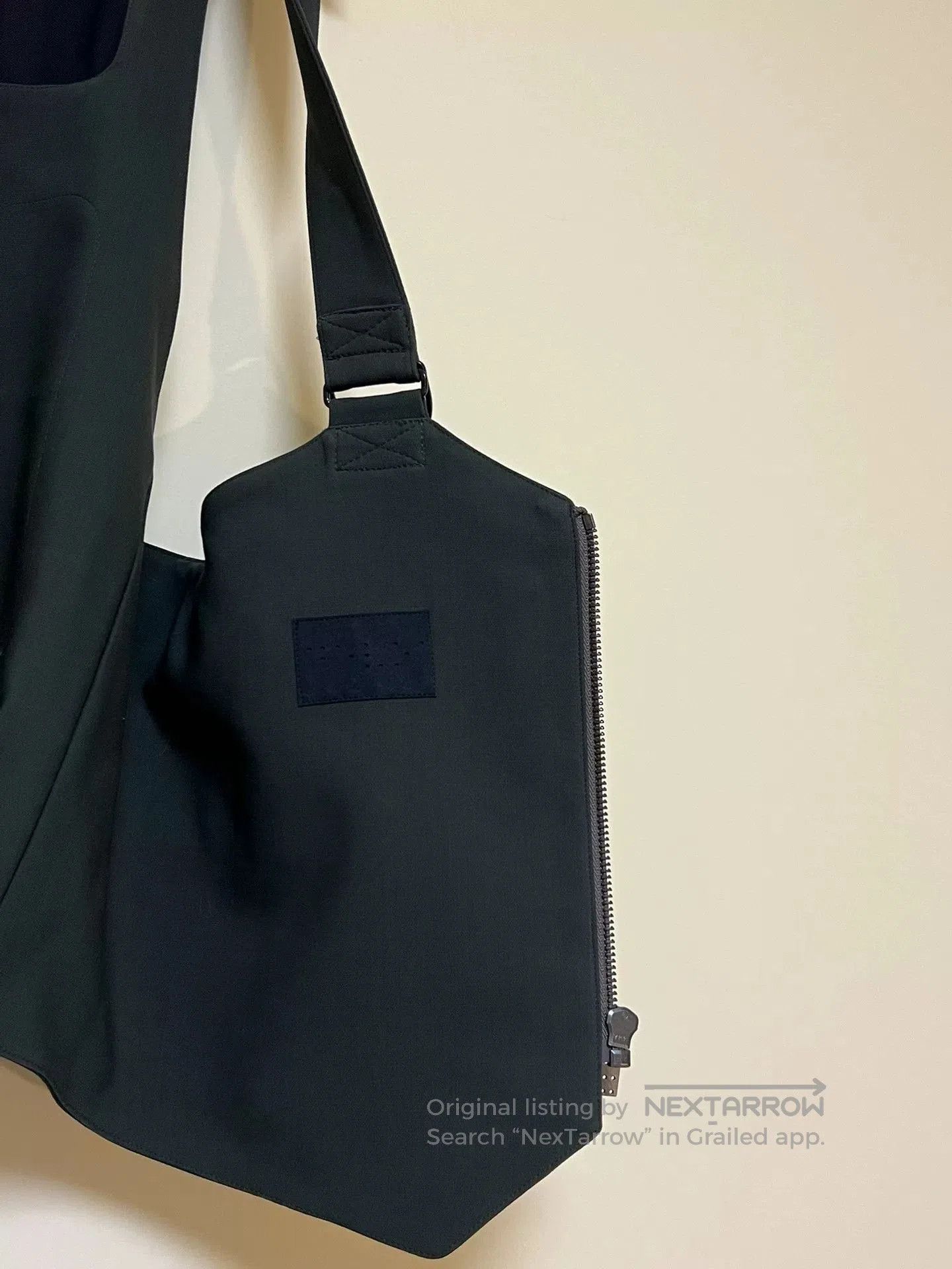 Devoa Stylish Tactical Vest for Versatile Outfits. Size US M / EU 48-50 / 2 - 5 Thumbnail
