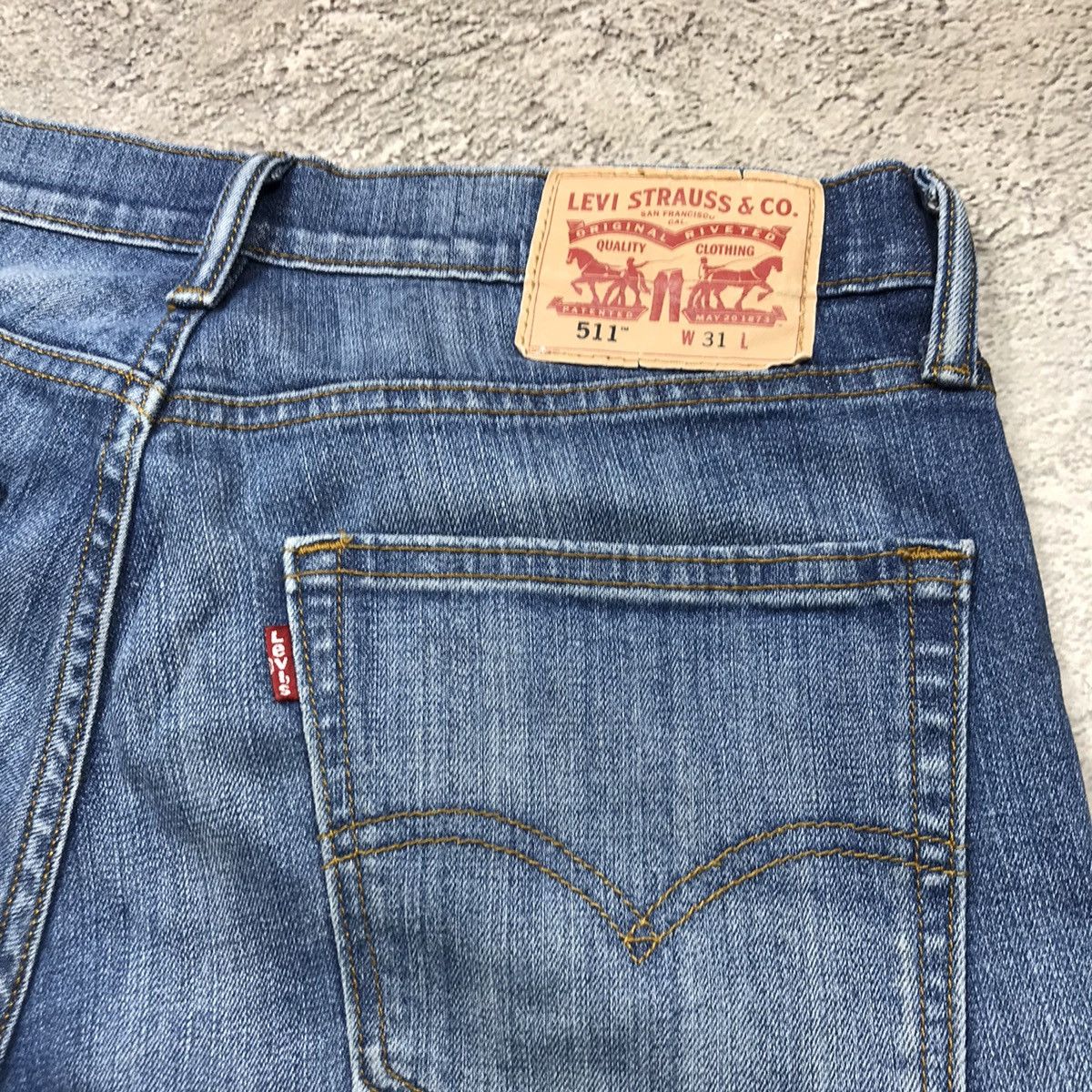 Vintage Vintage Levis Sun Faded Denim Shorts Y2K Streetwear Logo 31 Size US 31 - 4 Thumbnail