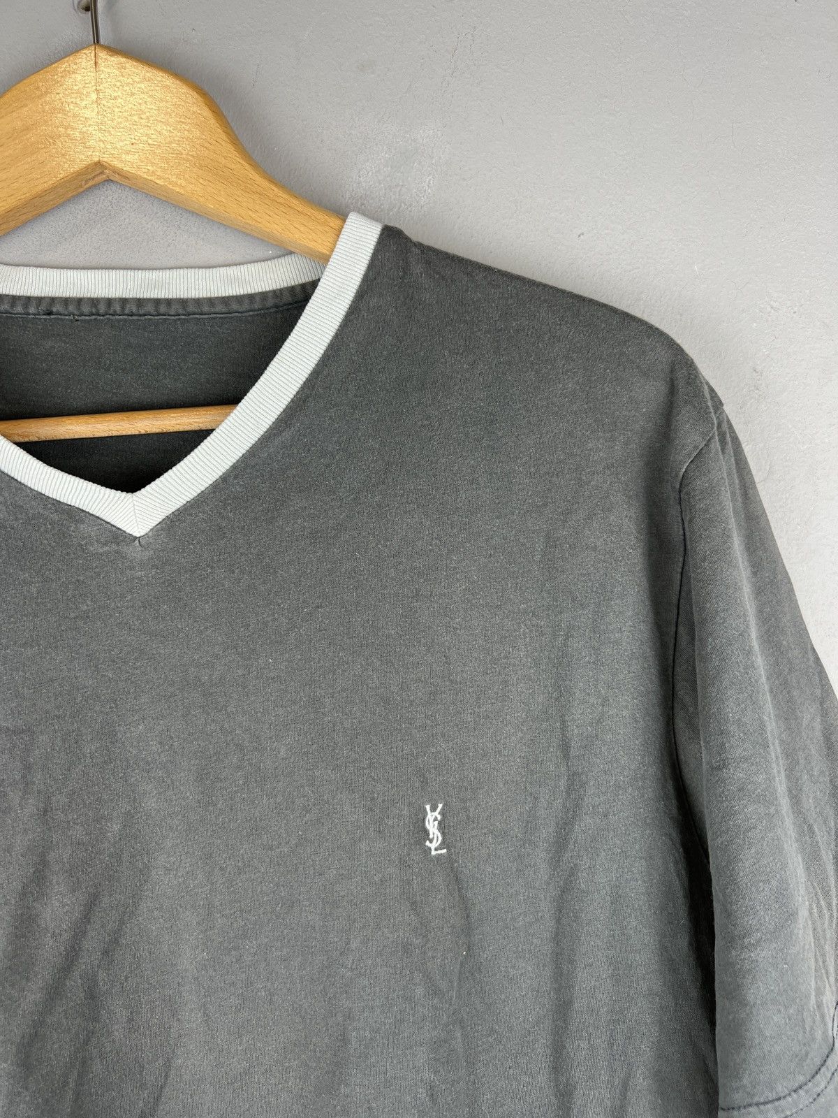 Vintage × Yves Saint Laurent Vintage Ysl Yves Saint Laurent Striped V Neck T Shirt Size US M / EU 48-50 / 2 - 2 Thumbnail