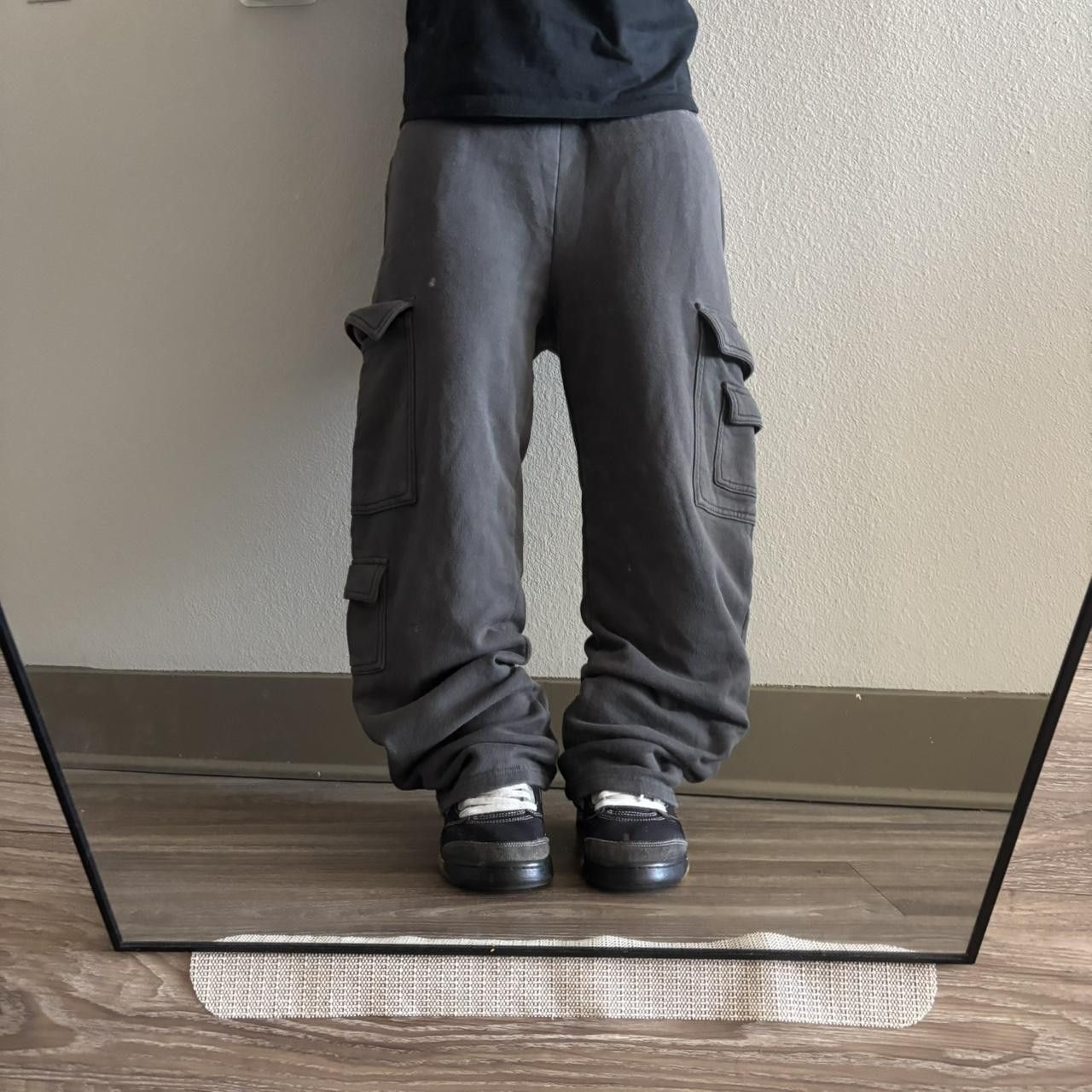 Japanese Brand Crazy Vintage Y2K/2000s Baggy Grey Cargo Sweatpants! Size XS Size US 28 / EU 44 - 1 Thumbnail