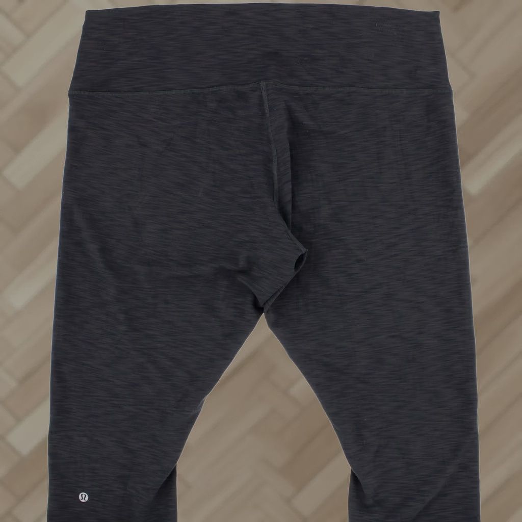 Lululemon Lululemon Wunder Train High-Rise Everlux Crop Leggings 23 in Inseam, Gray, Plus Size 20, Women's Adult Leggings, Cropped, Slim, Athletic, Athleisure Size 42" / US 20 - 1 Thumbnail