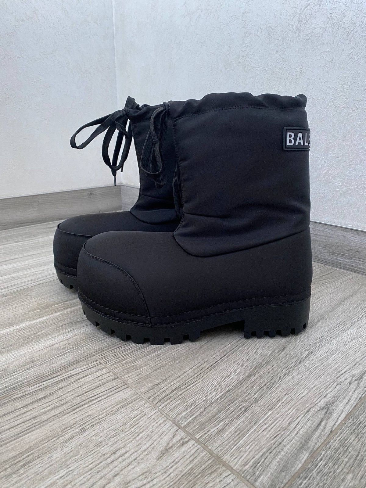 Balenciaga Balenciaga Alaska Boots size 42 Size US 9 / EU 42 - 3 Thumbnail