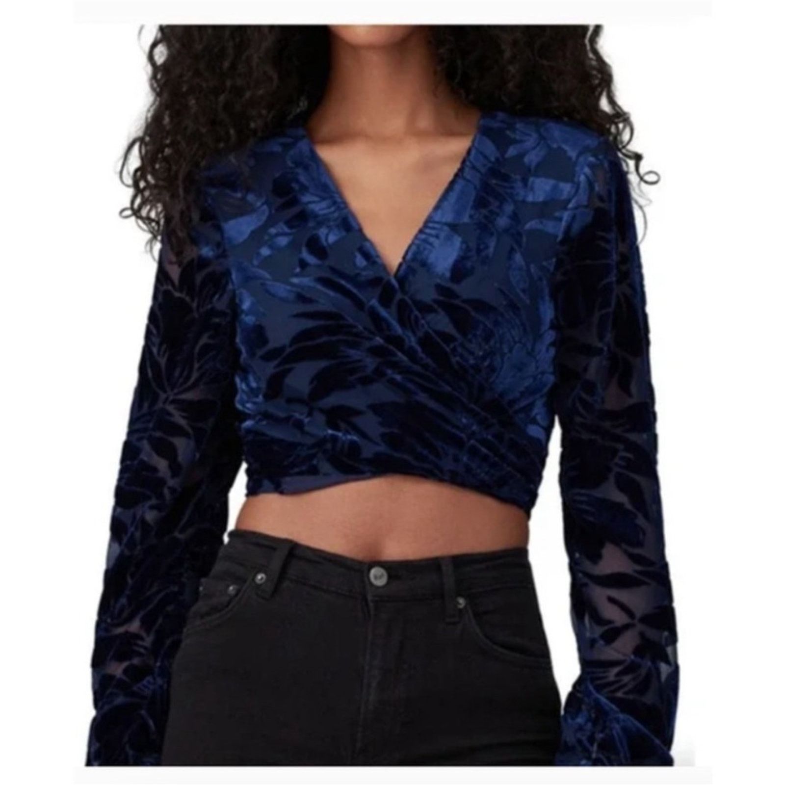 Hutch Hutch Claudia Crushed Velvet Wrap Crop Top, EUC, Medium Size M / US 6-8 / IT 42-44 - 1 Thumbnail