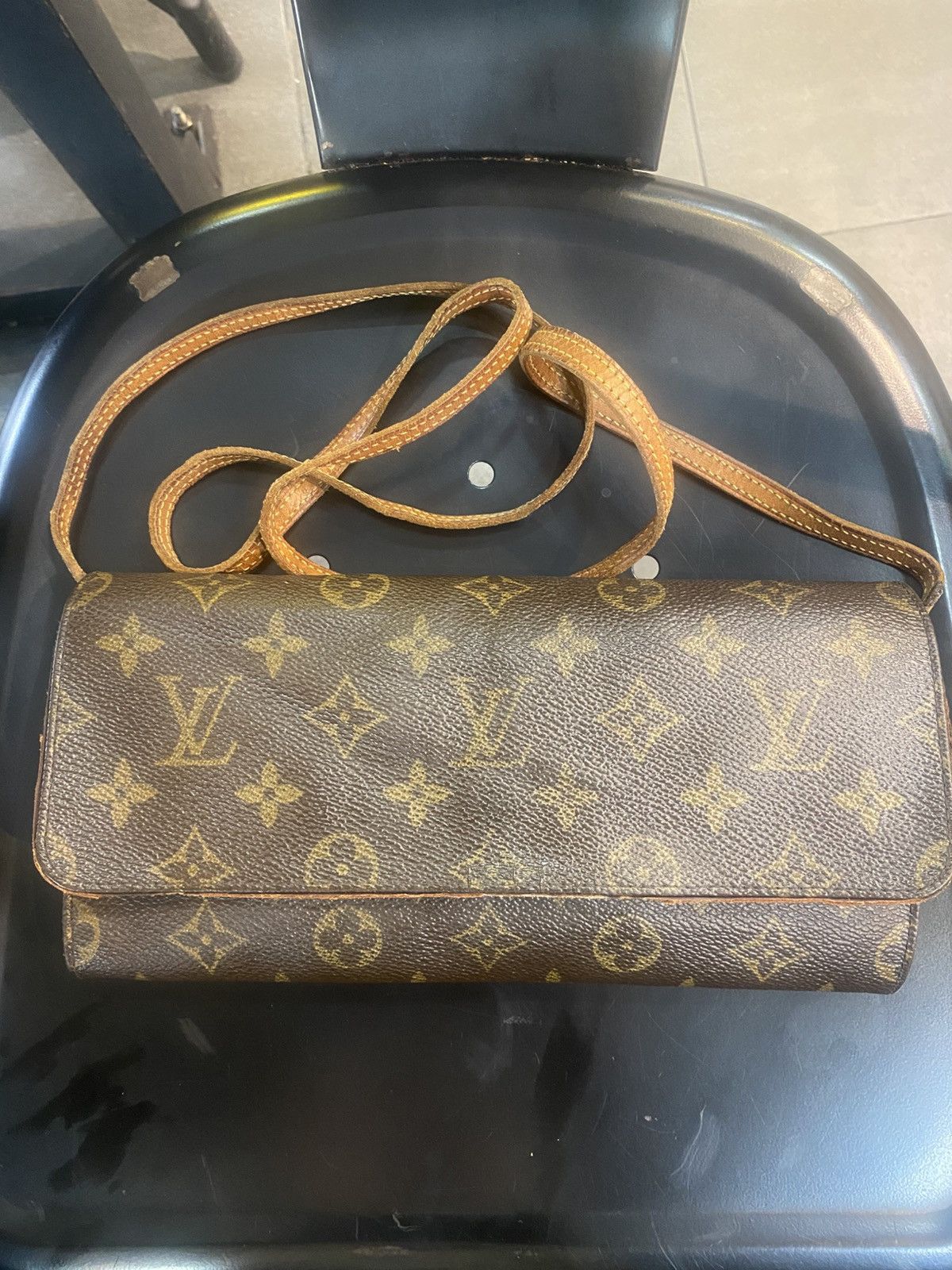 Louis Vuitton Authentic Monogram Vintage Louis Vuitton Pochette Twin GM Size ONE SIZE - 1 Thumbnail
