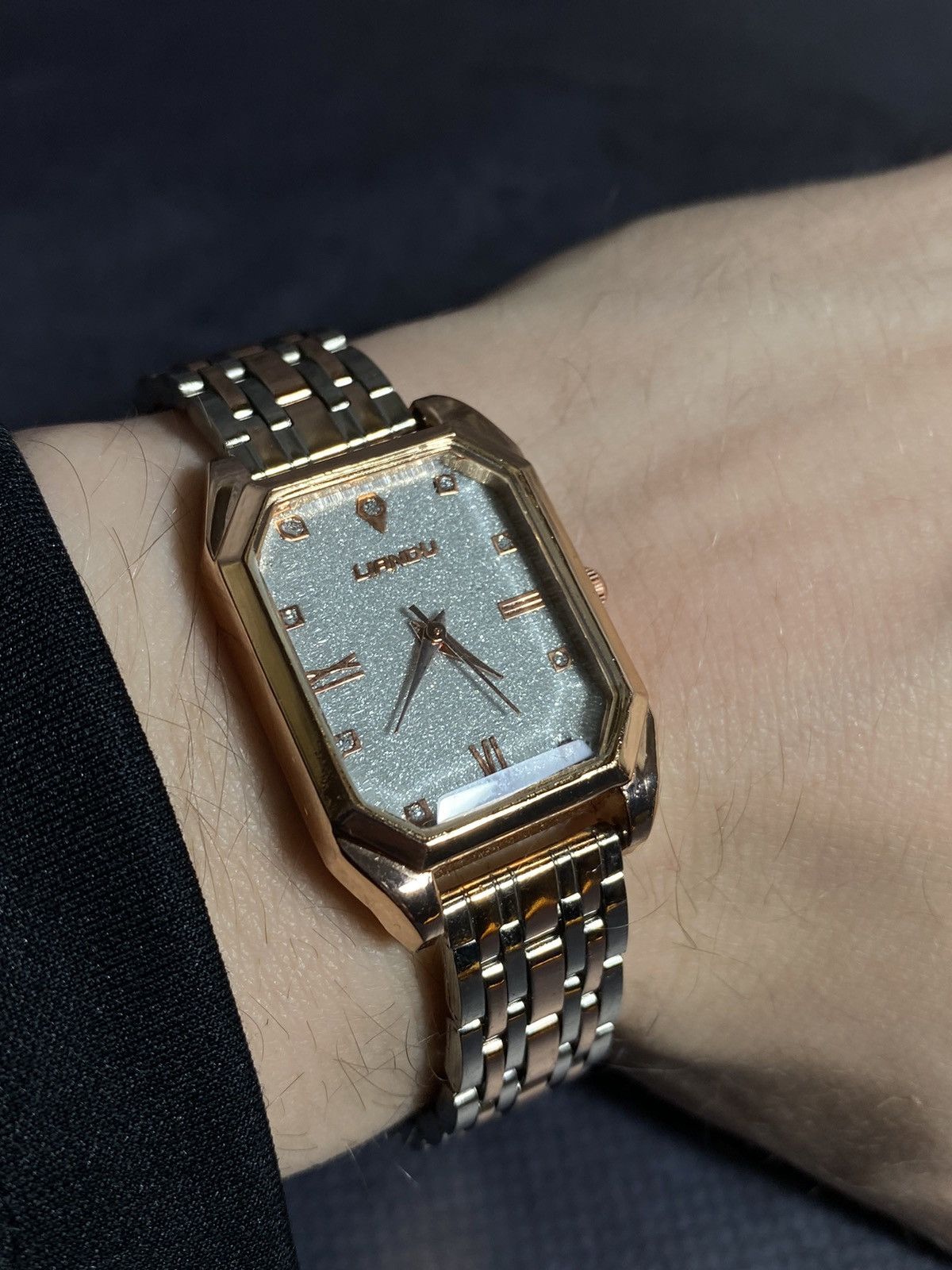 Japanese Brand Vintage LARSU Elegant Gold-Silver Watch - Japanese Brand Size ONE SIZE - 2 Thumbnail