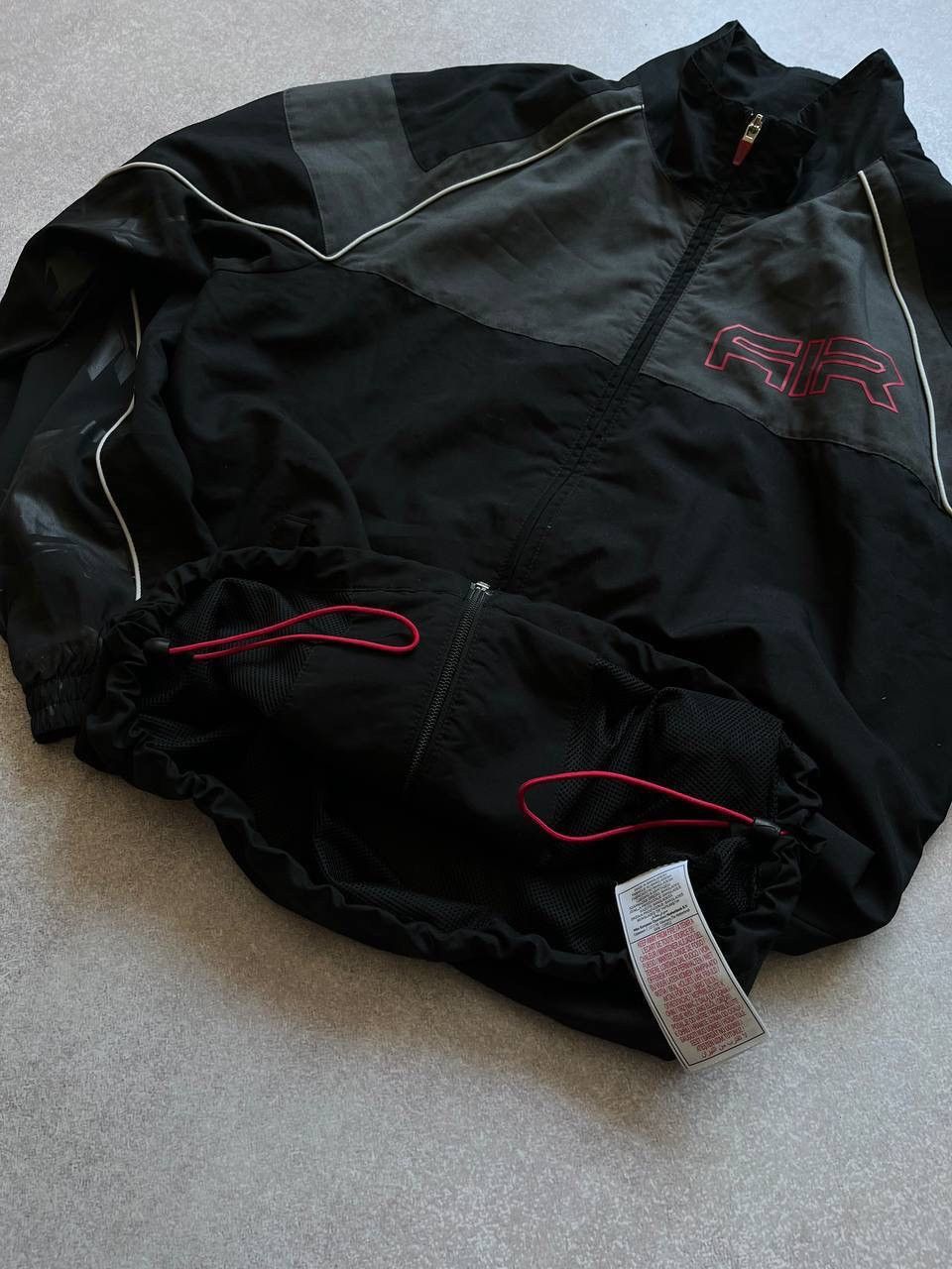 Nike Vintage Nike Swoosh Nylon Boxy Jacket Rare M Size US M / EU 48-50 / 2 - 5 Thumbnail