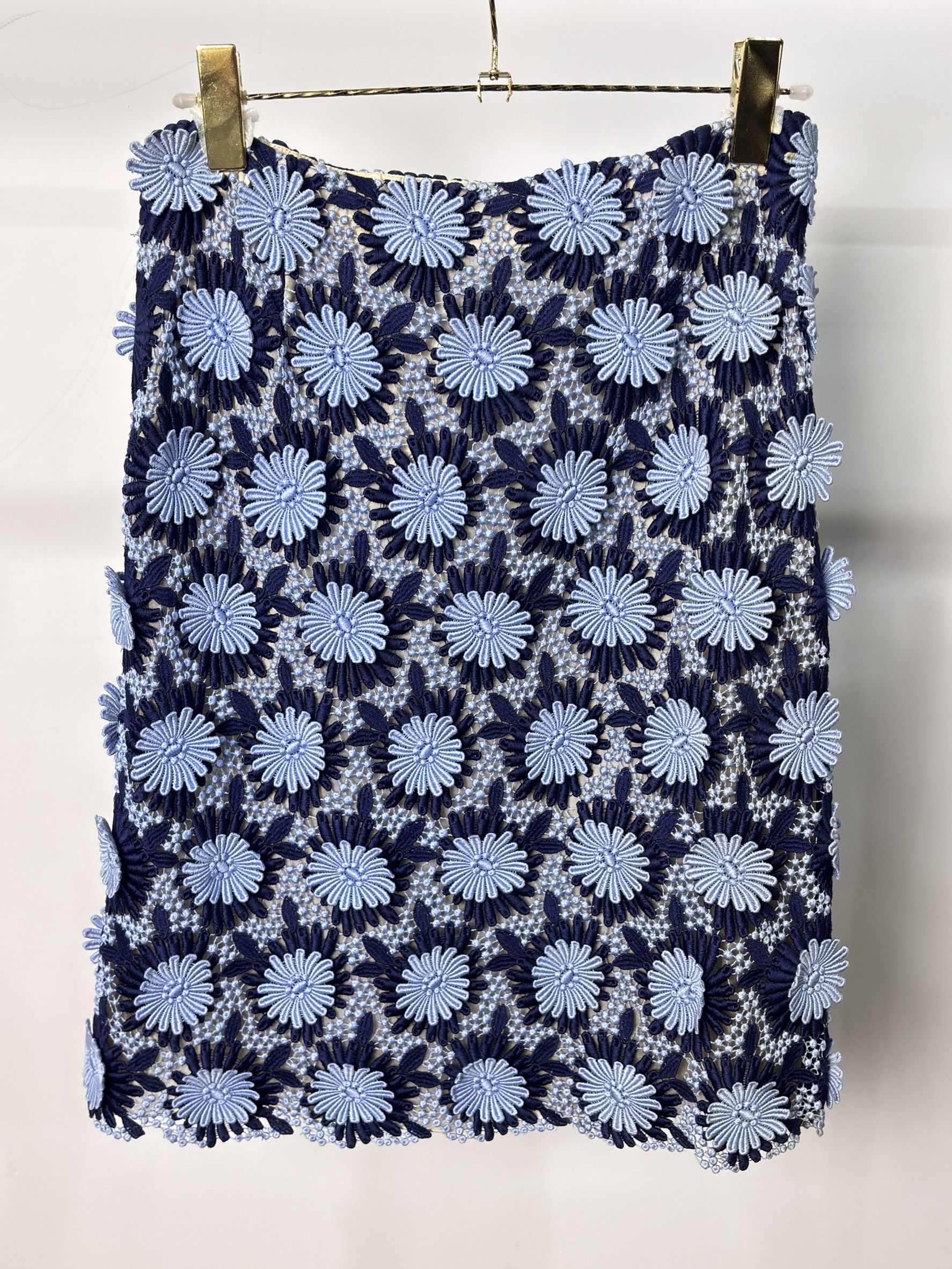 Prada Prada Floral Embroidered Skirt Size 28" / US 6 / IT 42 - 3 Thumbnail