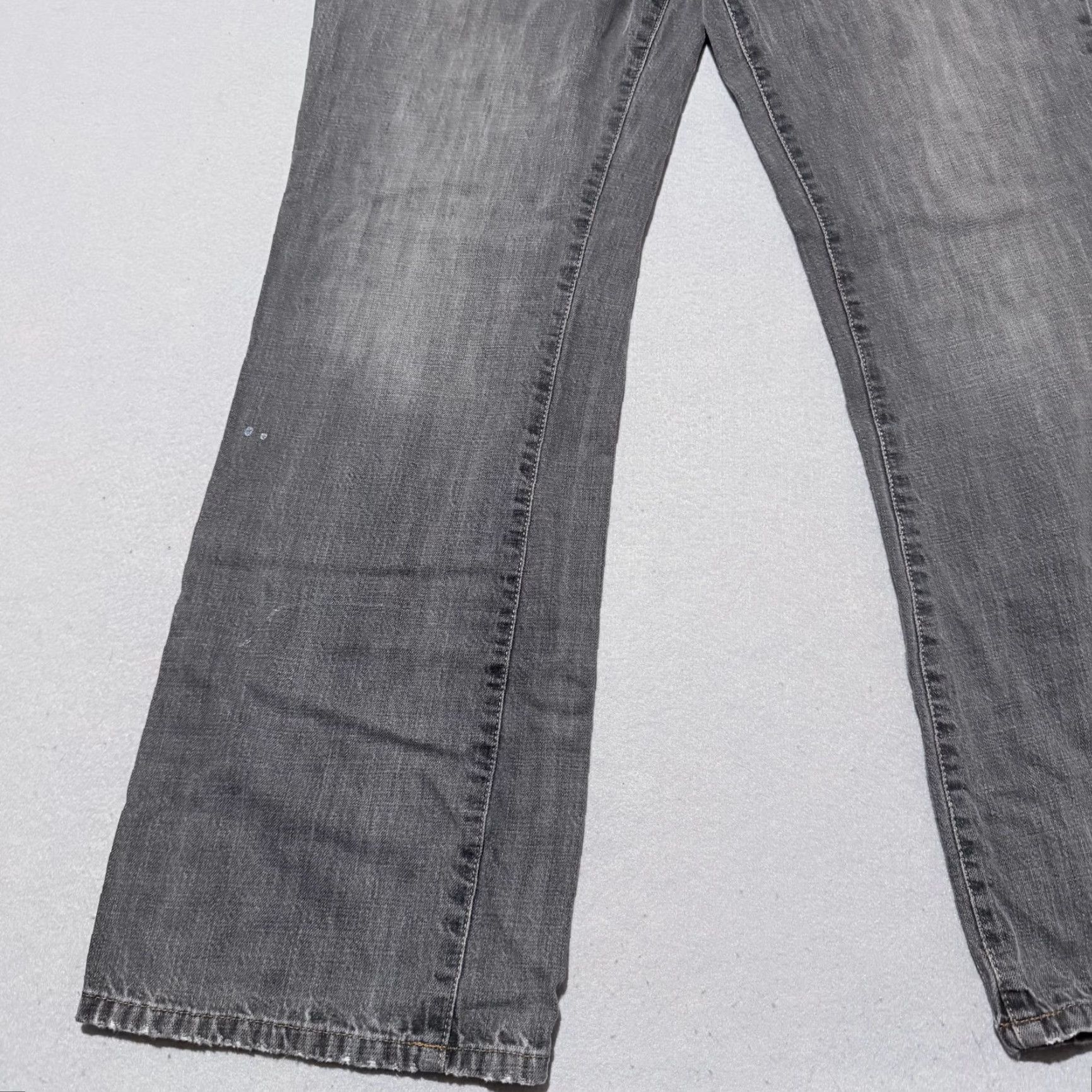 Calvin Klein Calvin Klein Jeans Men Gray Denim Mid Rise Classic Straight Zip Jeans 38 Velcro? Size US 38 / EU 54 - 3 Thumbnail