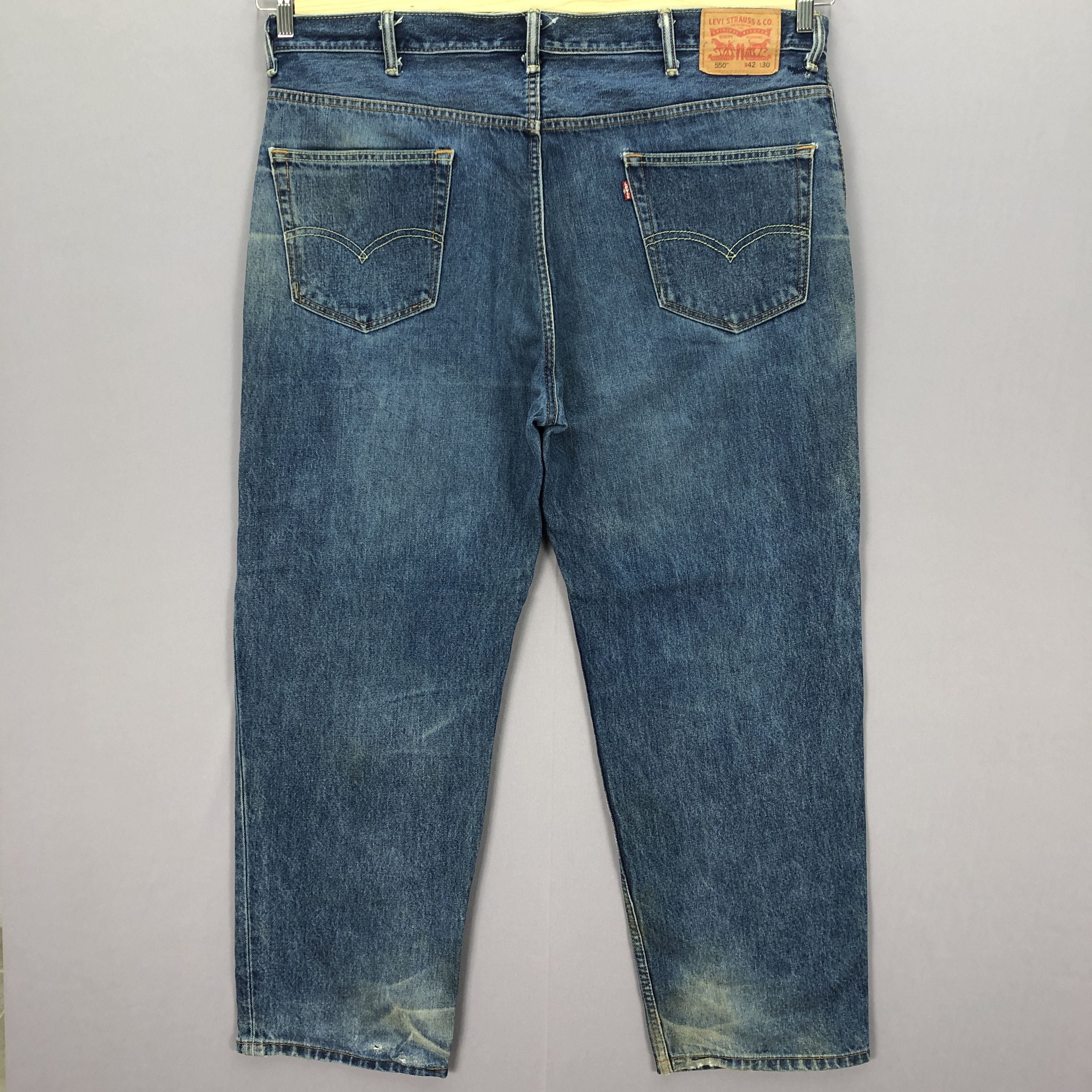 Levi's Vintage Levis 550 Faded Jeans Levi's Ripped Stonewash Denim Size US 44 / EU 60 - 2 Thumbnail